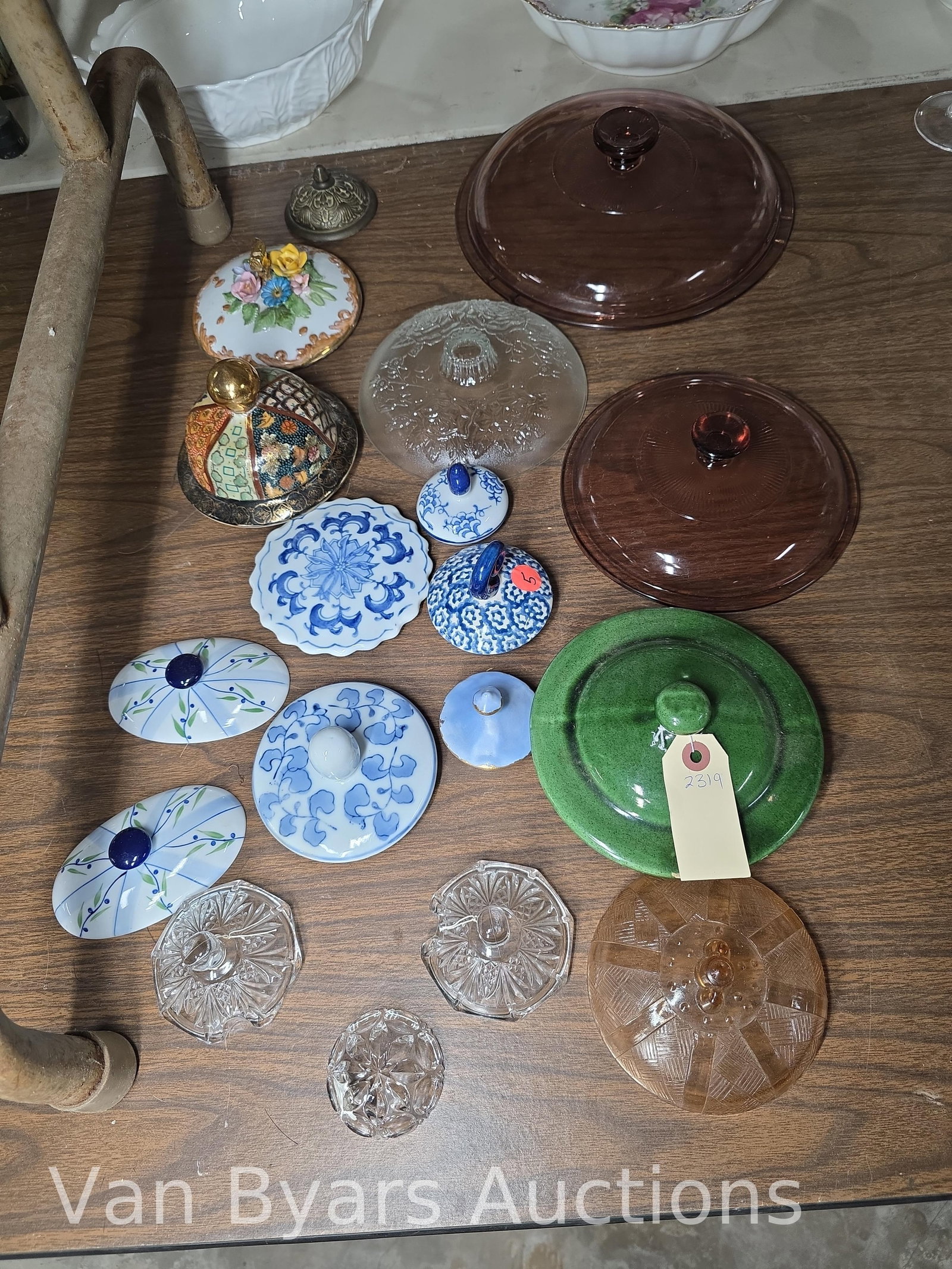 Assorted lids. Glass, ceramic and china, INV. 2319 - 2