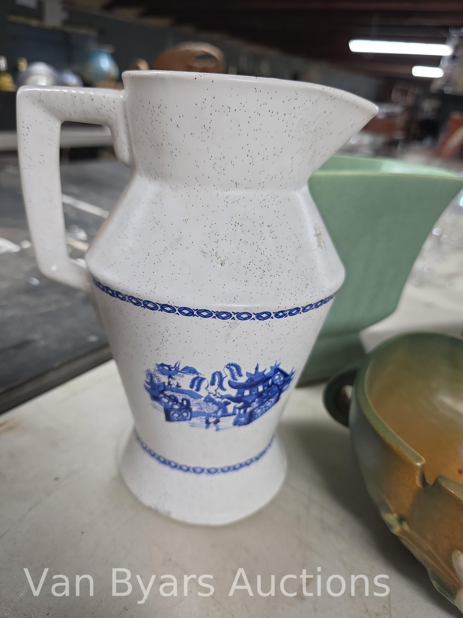 American Pottery, 8 pieces, including Roseville, McCoy and Hull, INV. 2317 - 5