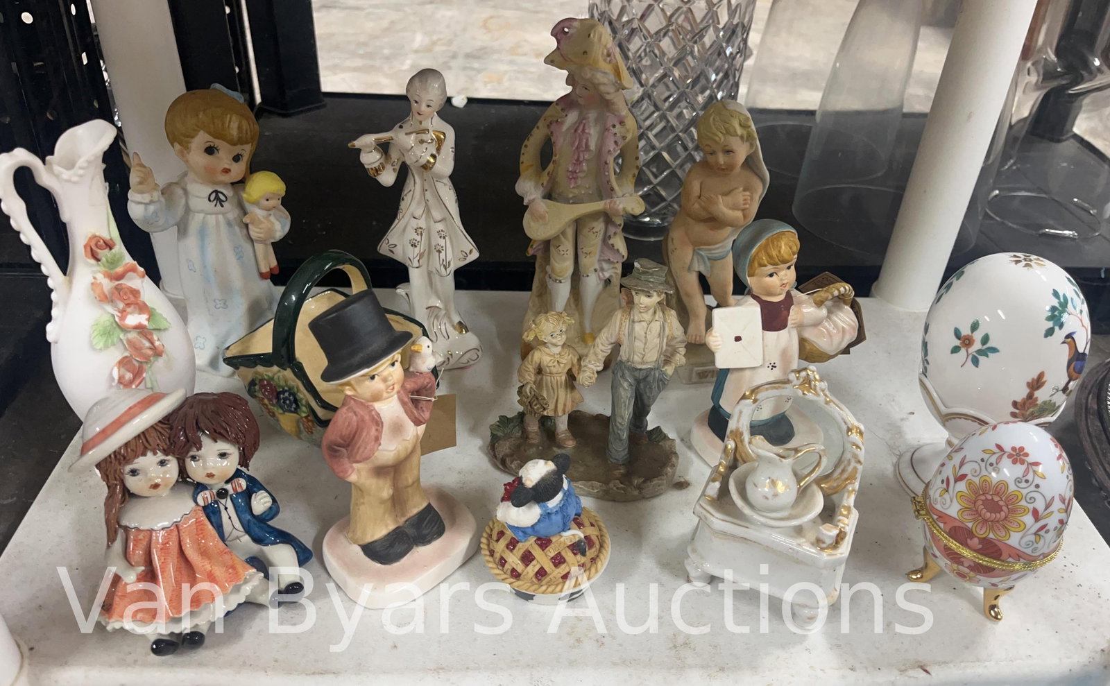 Assortment of small figures and more, INV. 2124: Assortment of small figures and more, INV. 2124
