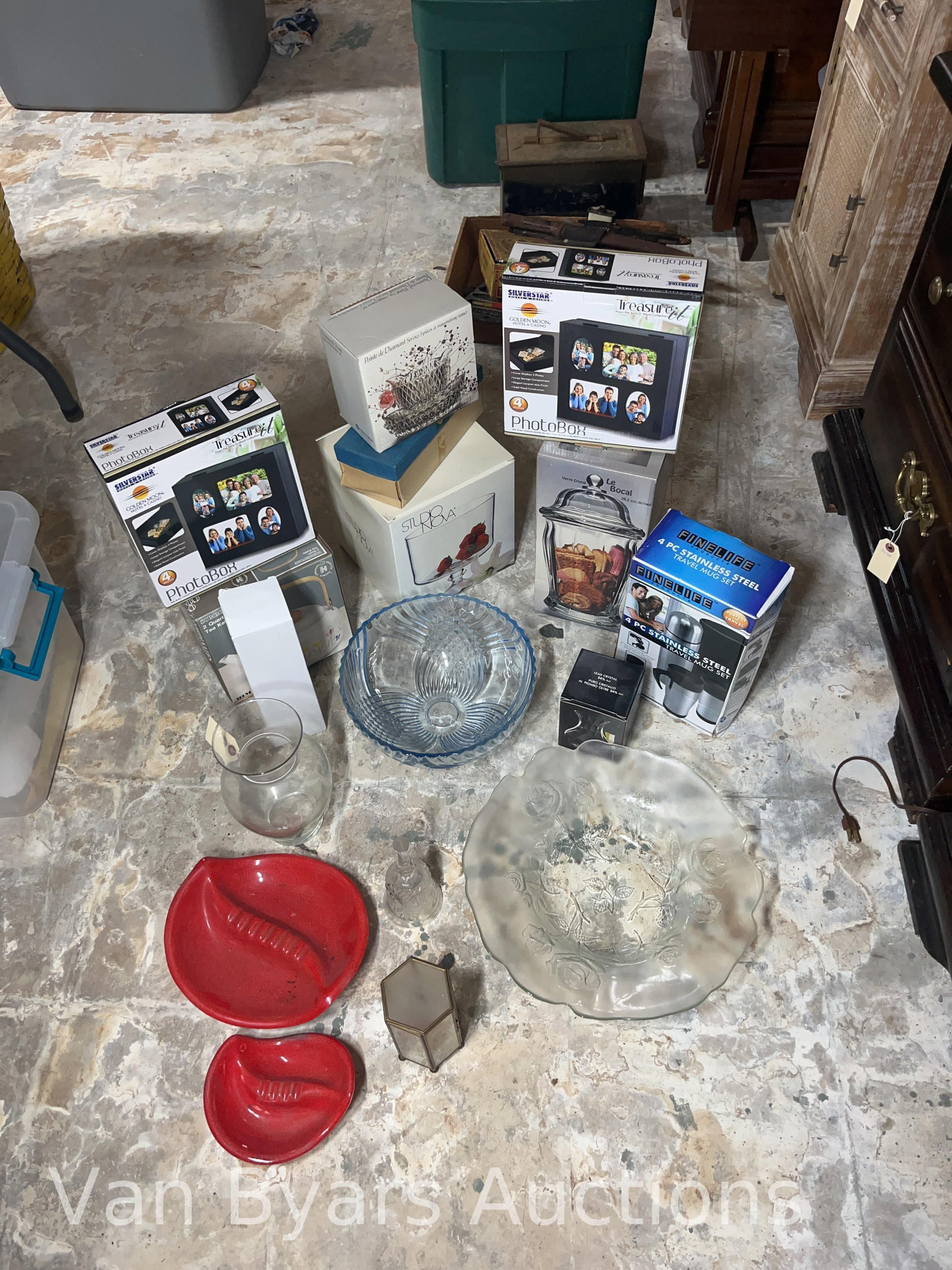 Misc. Items, INV. 2186 (1 of 1)