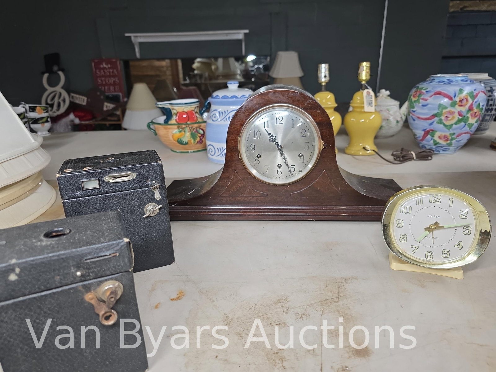 Antique and Vintage Clocks and Cameras, INV. 2324 (1 of 4)