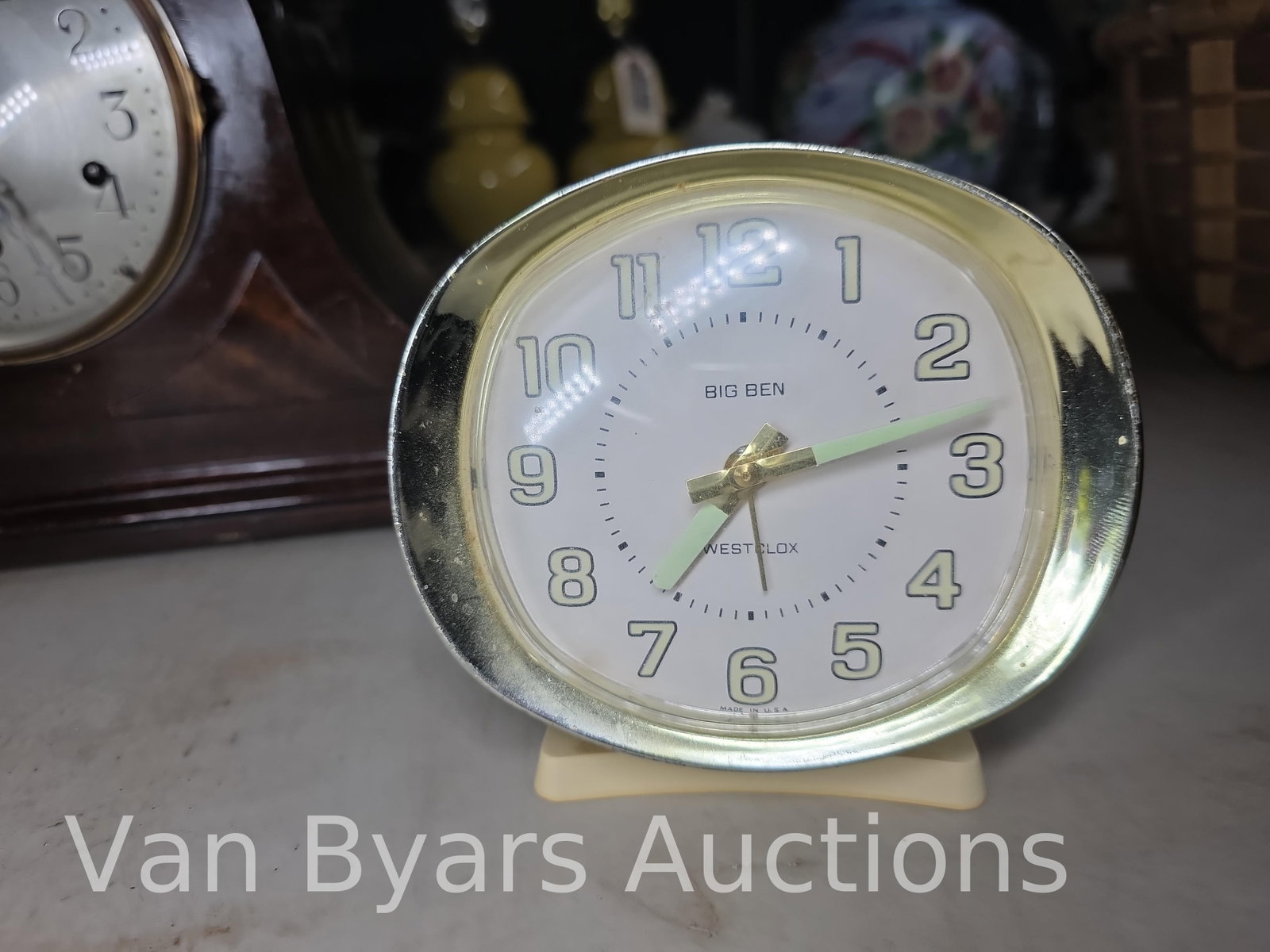 Antique and Vintage Clocks and Cameras, INV. 2324 - 4