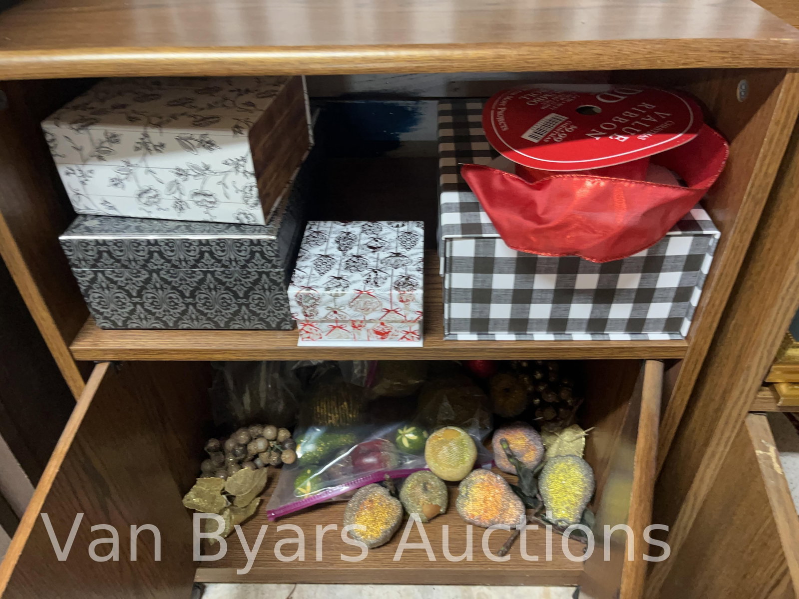 Large Assortment of Christmas Decorations, INV. 4040 - 14