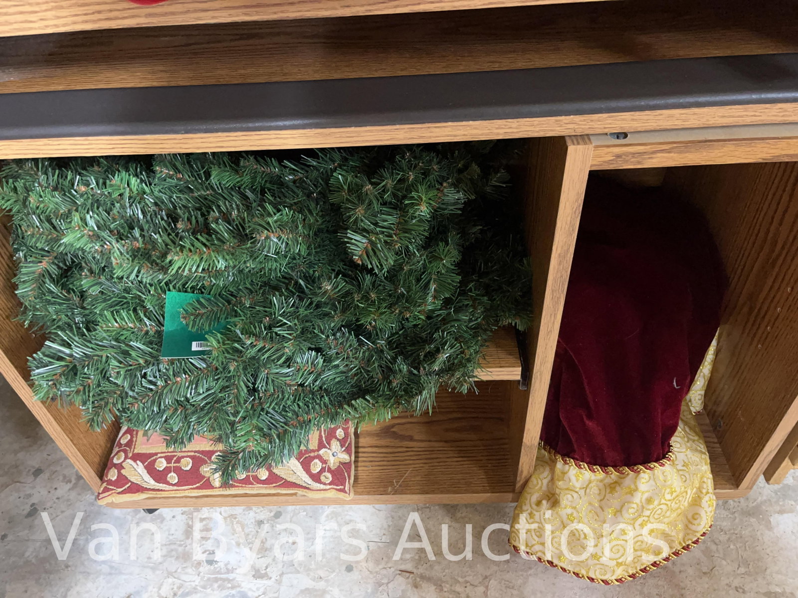 Large Assortment of Christmas Decorations, INV. 4040 - 4