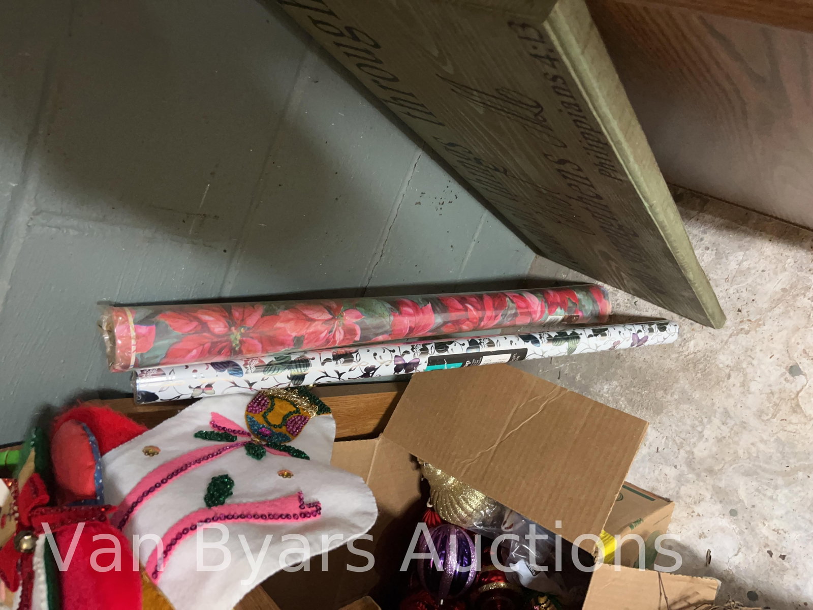 Large Assortment of Christmas Decorations, INV. 4040 - 5