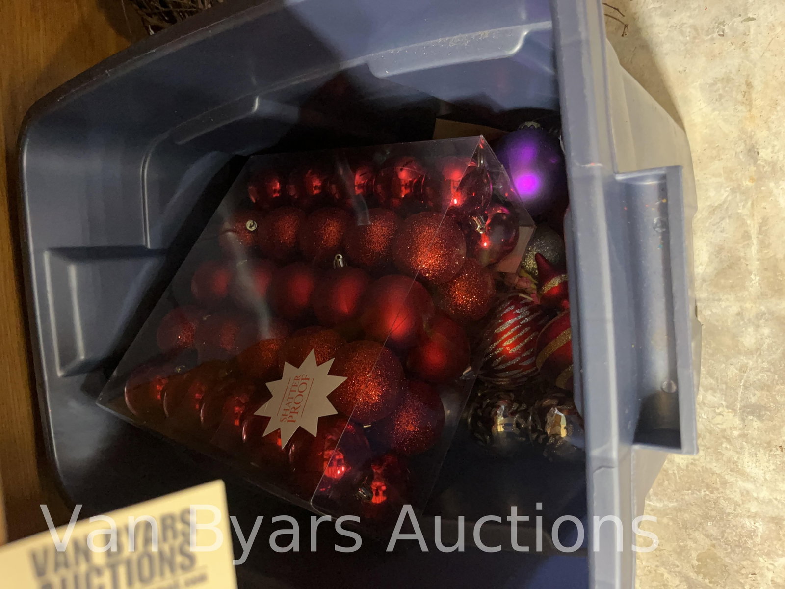 Large Assortment of Christmas Decorations, INV. 4040 - 7