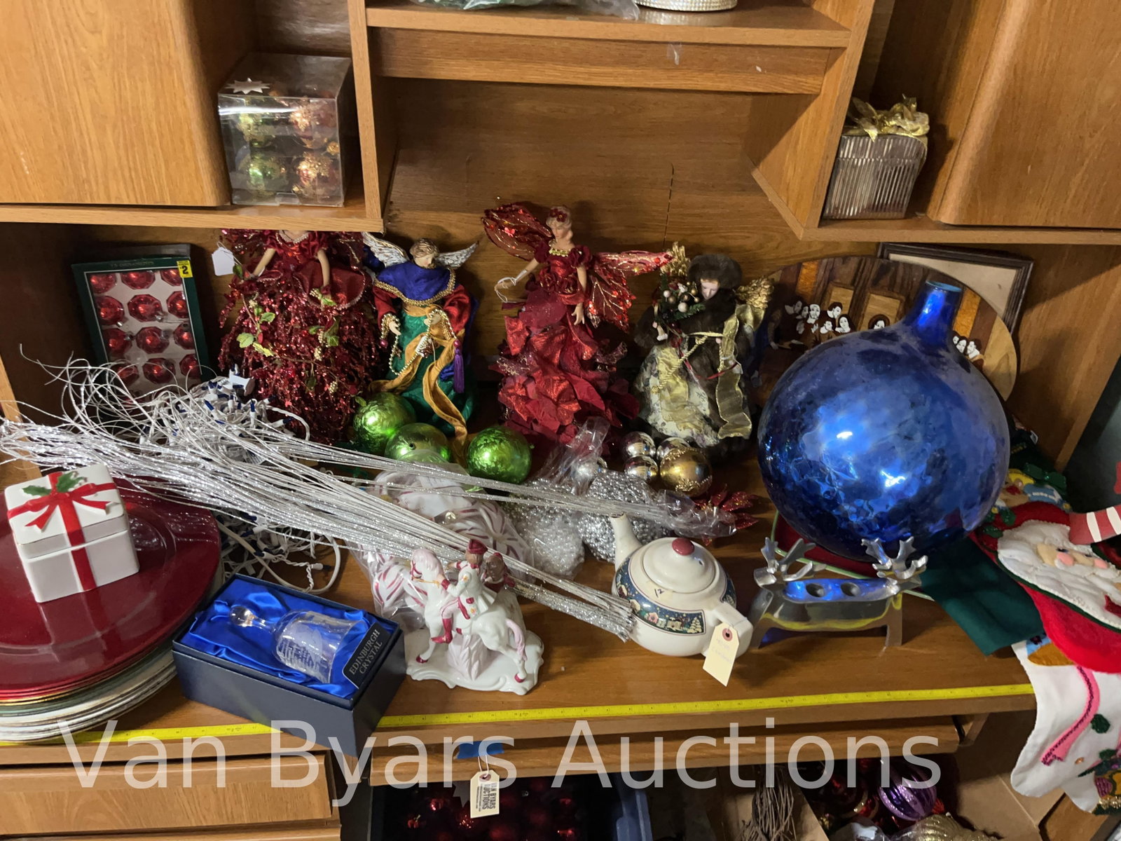 Large Assortment of Christmas Decorations, INV. 4040 - 9