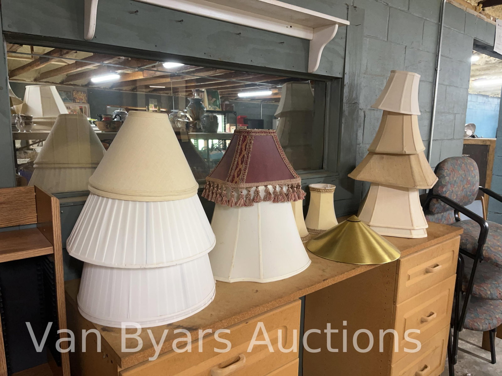 Lampshade Assortment, 15 pieces, INV. 4037: Lampshade Assortment, 15 pieces, INV. 4037