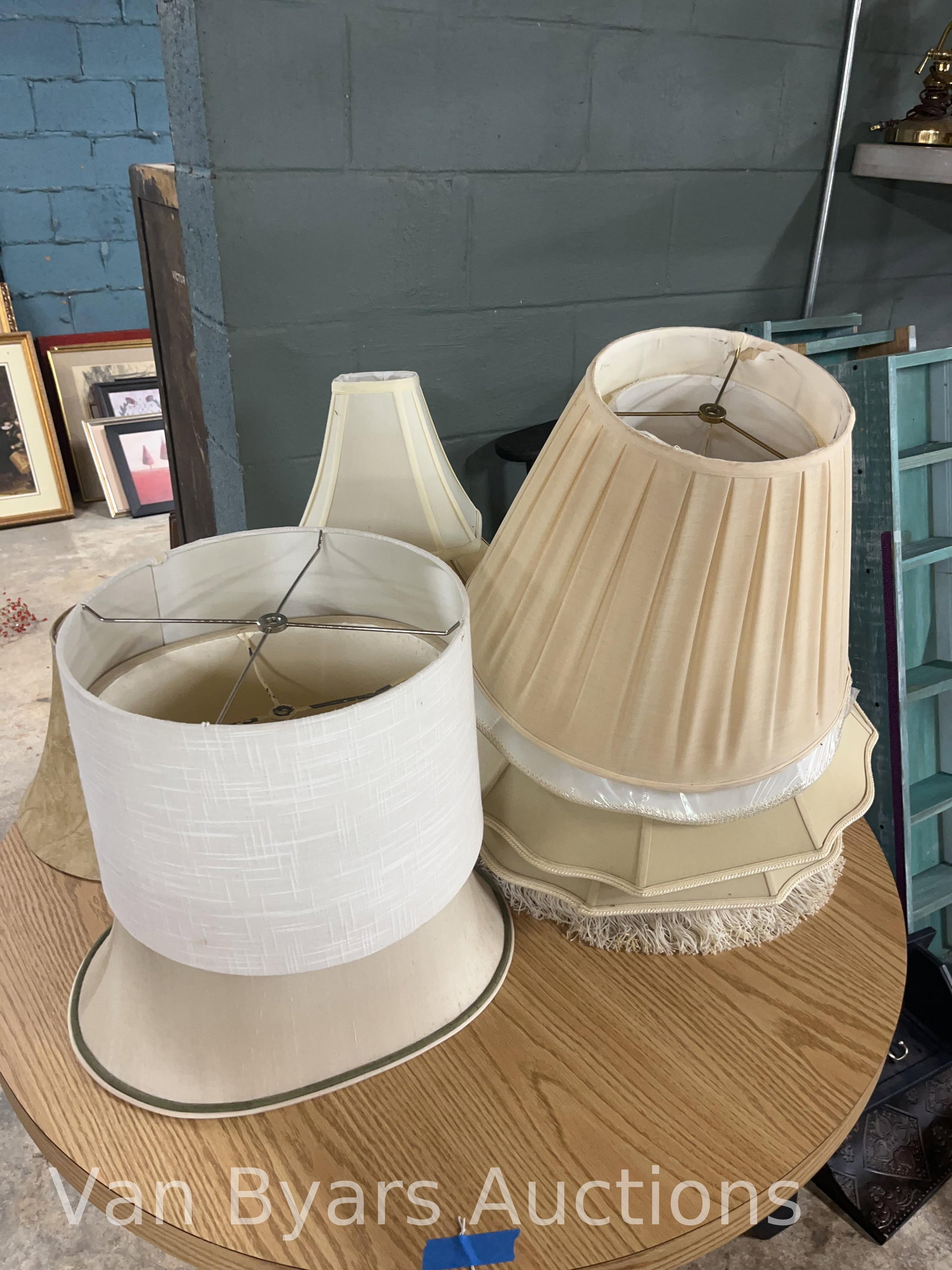 Lampshade Assortment, 13 pieces, INV. 4032: Lampshade Assortment, 13 pieces, INV. 4032