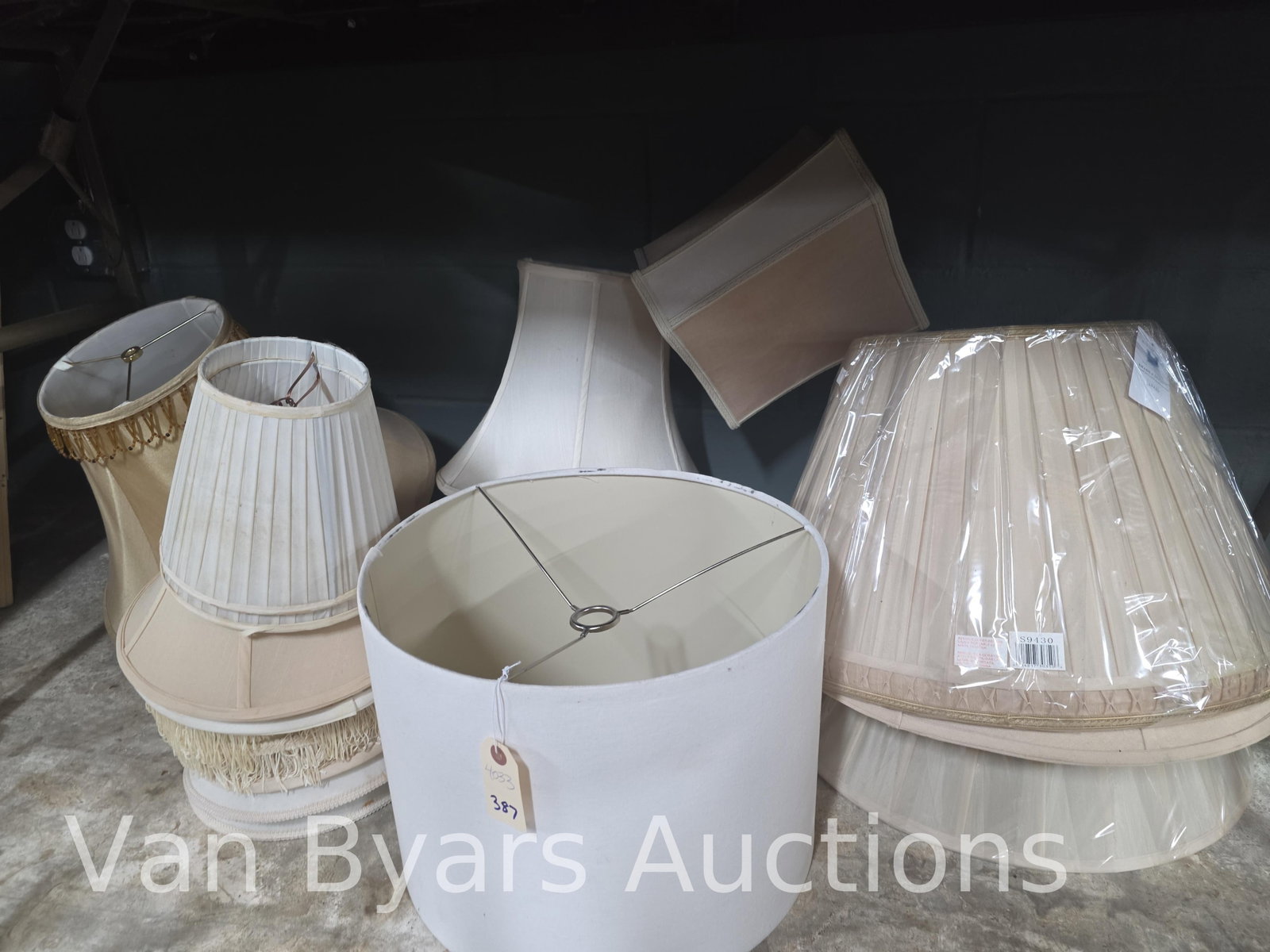 Lampshade Assortment, 19 pieces, INV. 4033: Lampshade Assortment, 19 pieces, INV. 4033