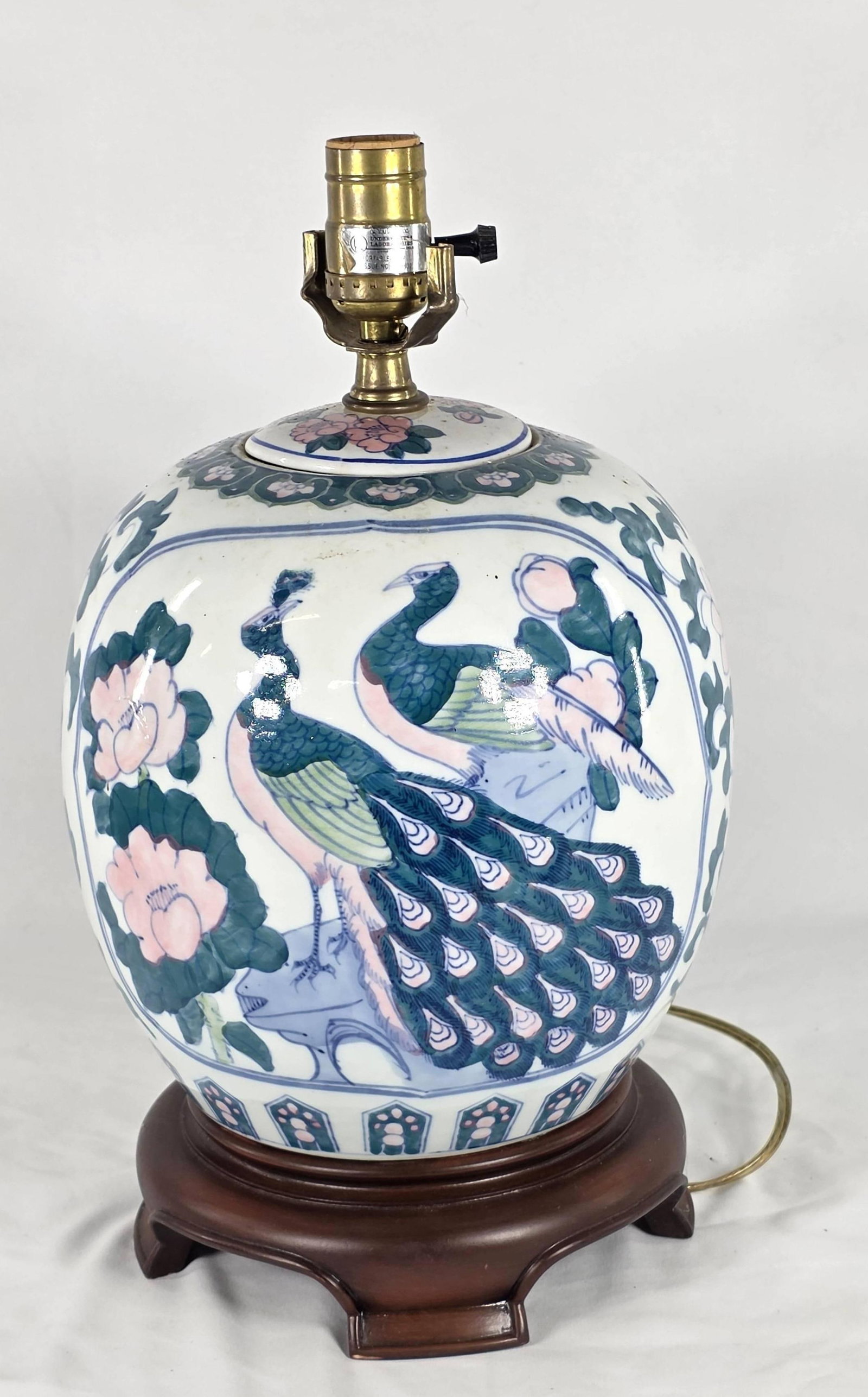 Chinese Ginger Jar mounted as a Lamp, INV.1158 (1 of 4)