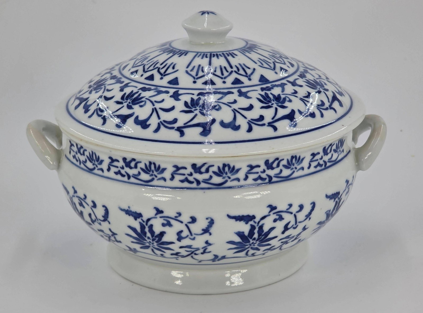 Blue and White Rice Vegetable Server or Tureen, INV. 1073: Approx. 7 1/2" height to top of lid. With marking