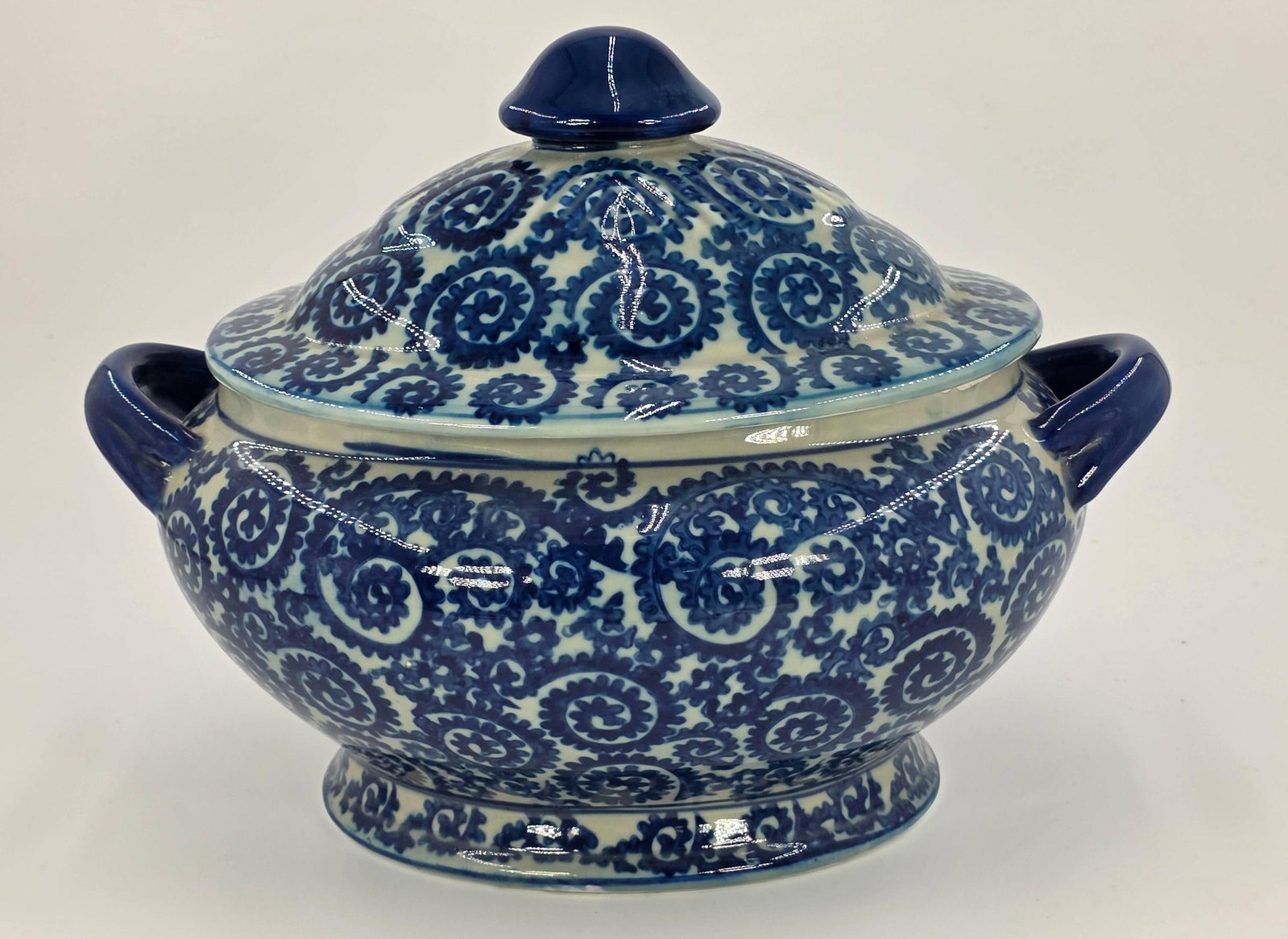 Chinese Blue and White Tureen, INV. 1074: Approx. 10 1/4" to top of lid, approx. 13 3/4" length handle to handle. With marking.