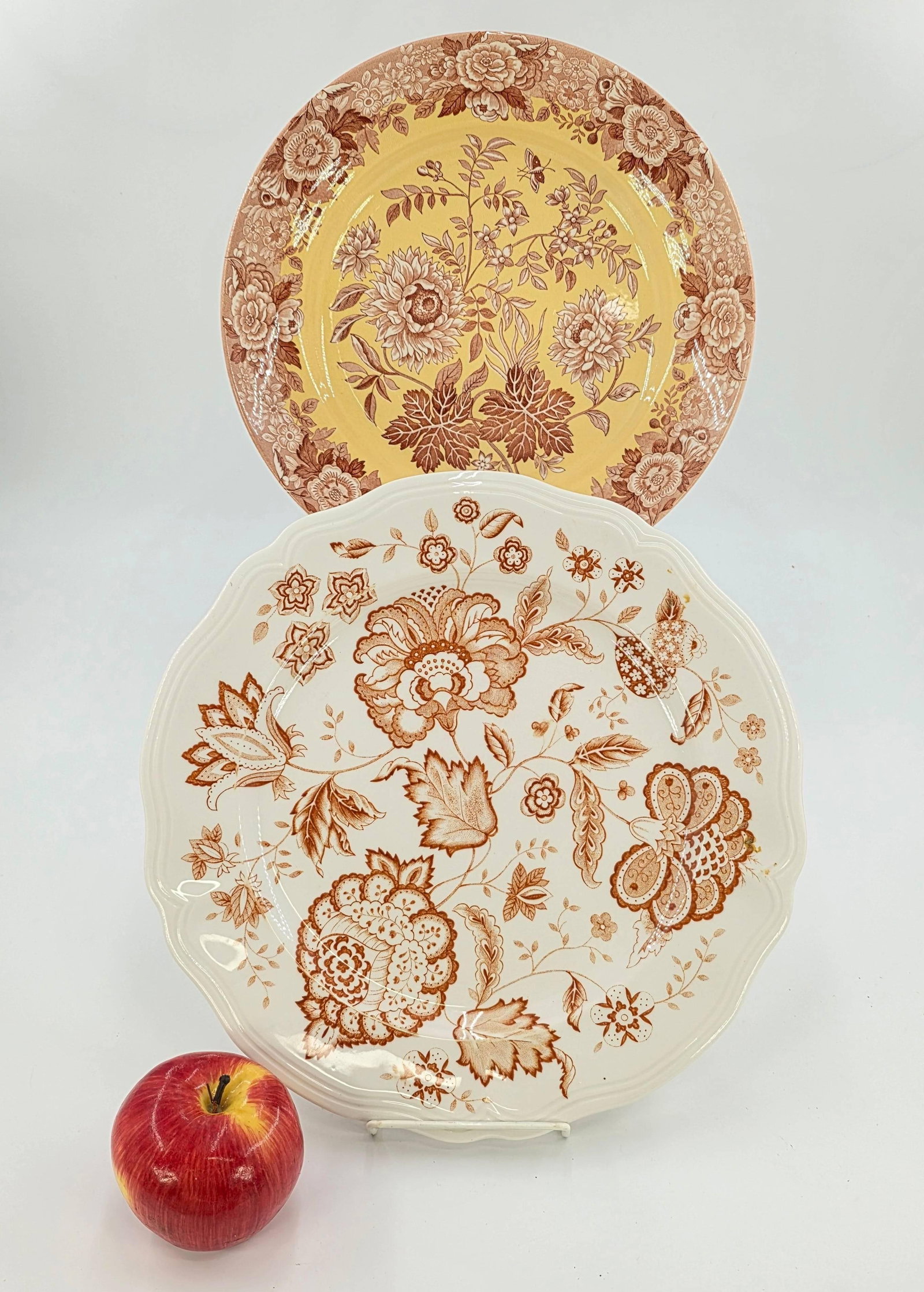 Diane von Furstenberg Plate and Spode Archive Collection Plate, INV. 1216: Spode "Jasmine" and Con Furstenberg "Eternal Tree" Approx. dia. of Spode plate 11 7/8". With marking.