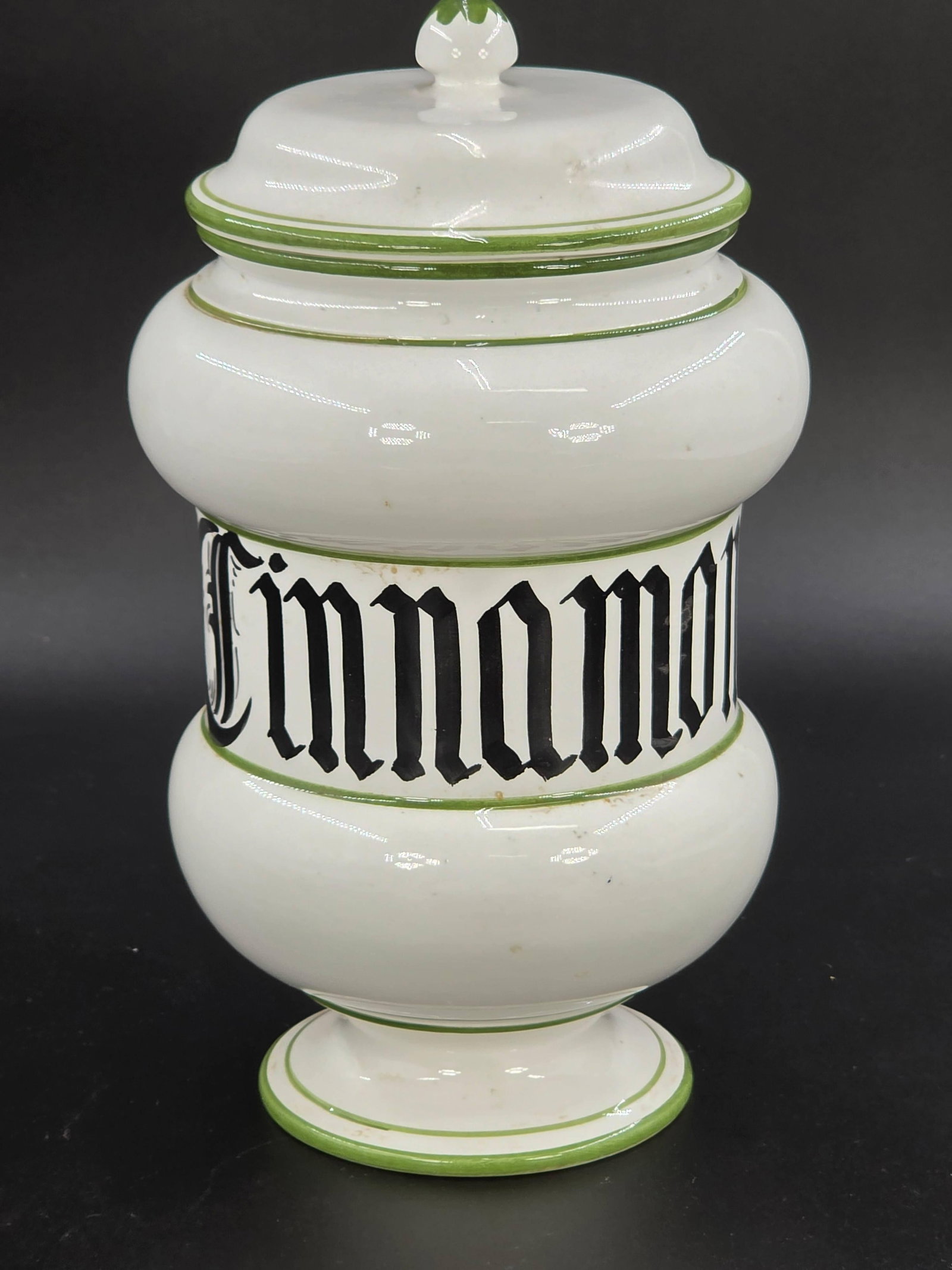 Vietri Cinnamomum Apothecary Jar, INV. 1235: Approx. height to top of lid 9 7/8". With marking.