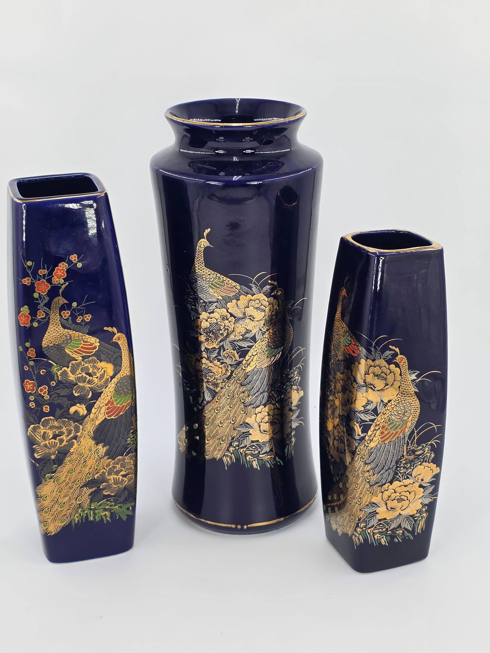 Three Japanese Cobalt Blue Vases, INV. 1092 (1 of 5)