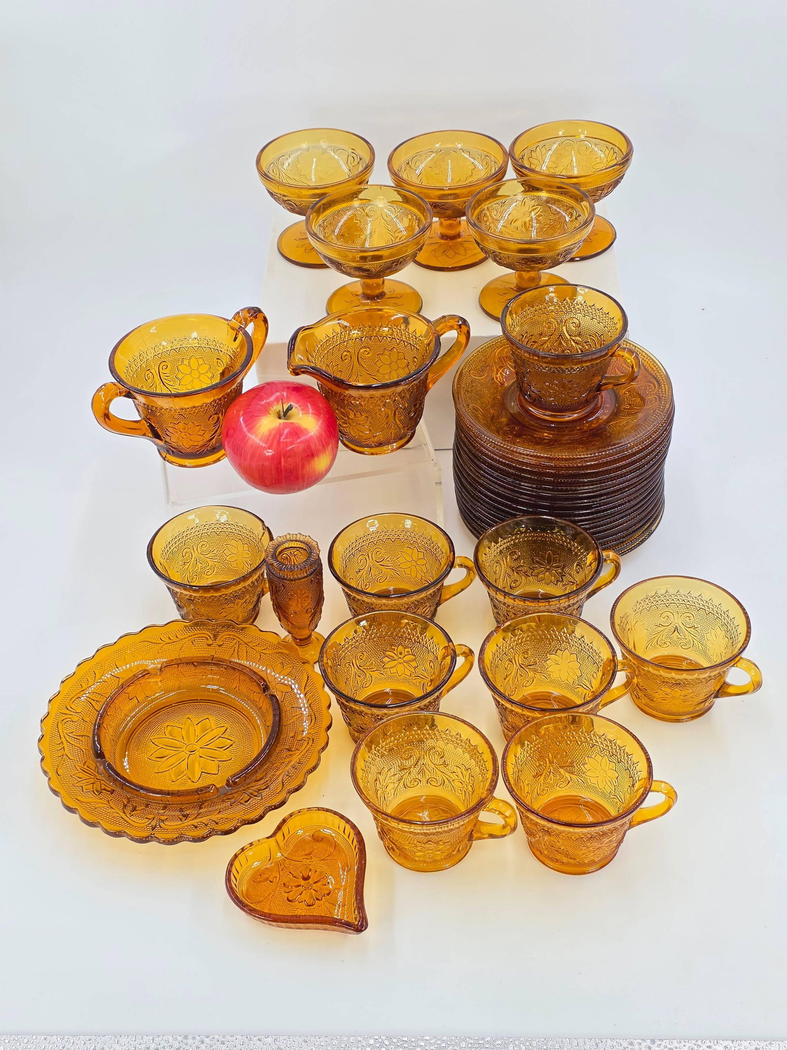 Indiana Glass Tiara Sandwich Amber Pattern Vintage Group, INV. 1208 (1 of 5)