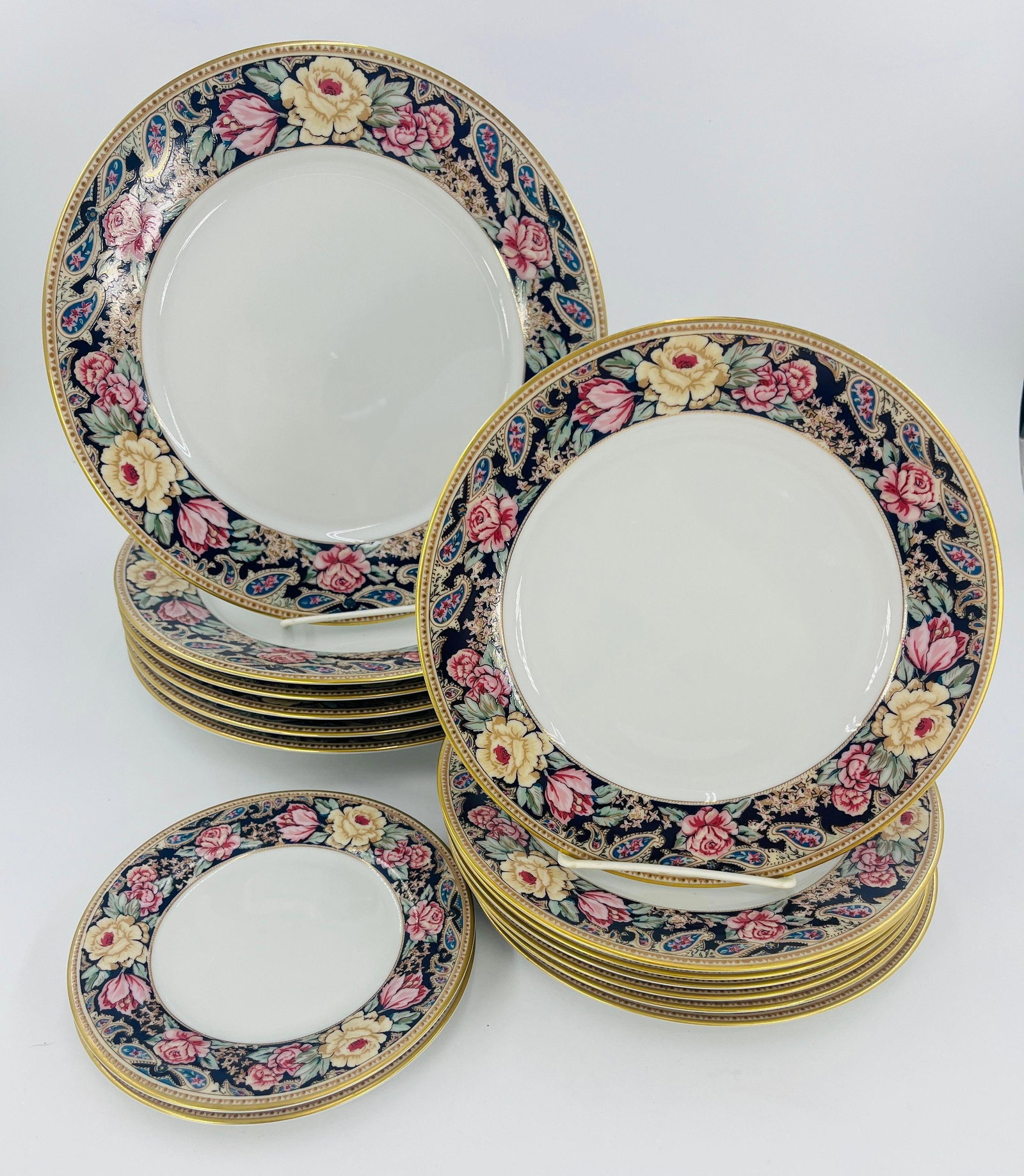Muirfield Fantasia Pattern Set, INV. 1122: Includes 6 large plates, 7 medium plates, 2 small plates. Approx. dia. of large plate 10 3/4". With marking.