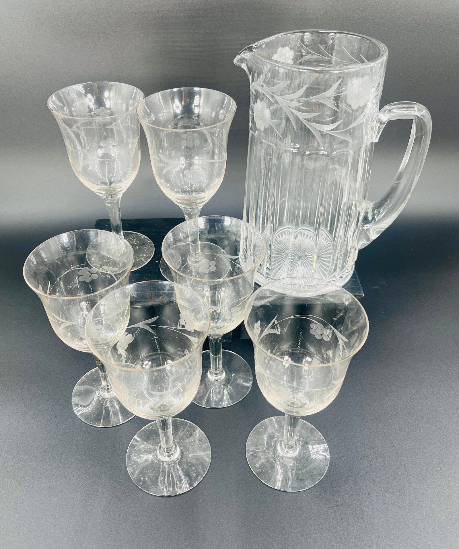 Heisey Glass Pitcher with Similar Pattern Goblets, INV. 1140 (1 of 4)