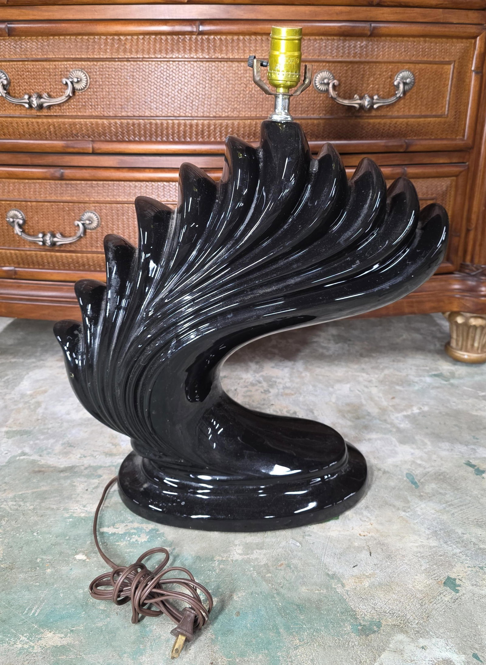 Vintage 1970s ceramic table lamp, art deco revival, INV. 1312: 22 x 18 inches