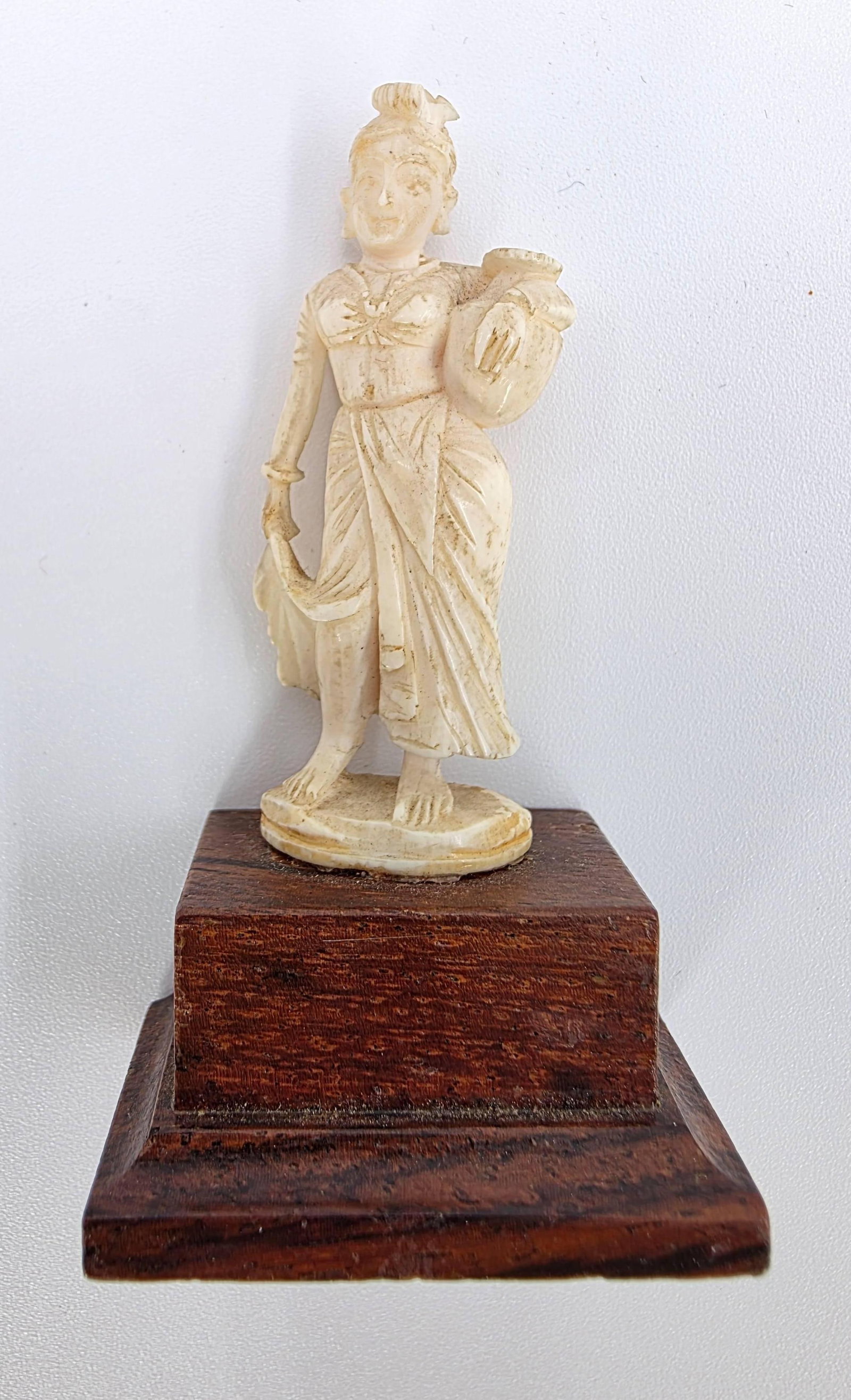 Vintage Indian or South Asian Figure, INV. 676: 3 x 1.75 x 1 Inches