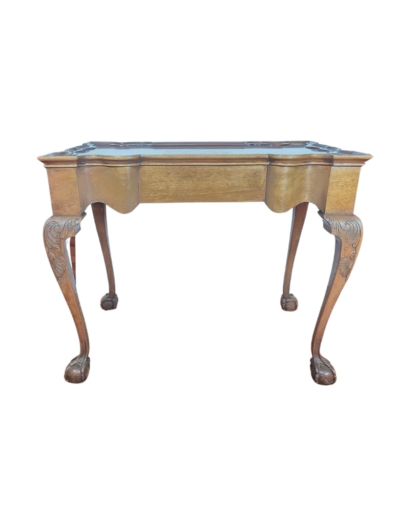 Chippendale Style Scalloped Top Table, INV. 63: Approx. 27.5 x 33 x 20 inches