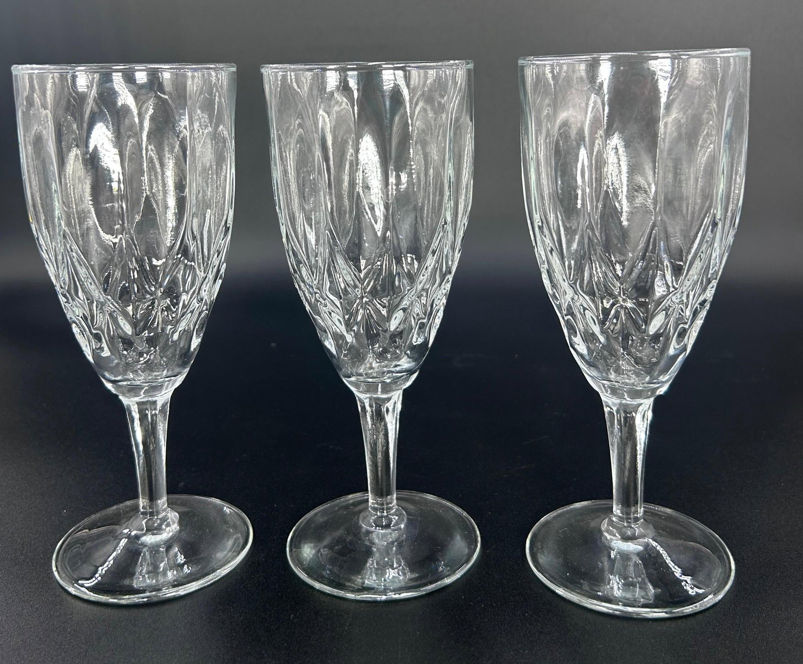 Iced Tea Glasses, Set of 3 INV. 494: Each approx. 7.25 x 3 x 3 inches