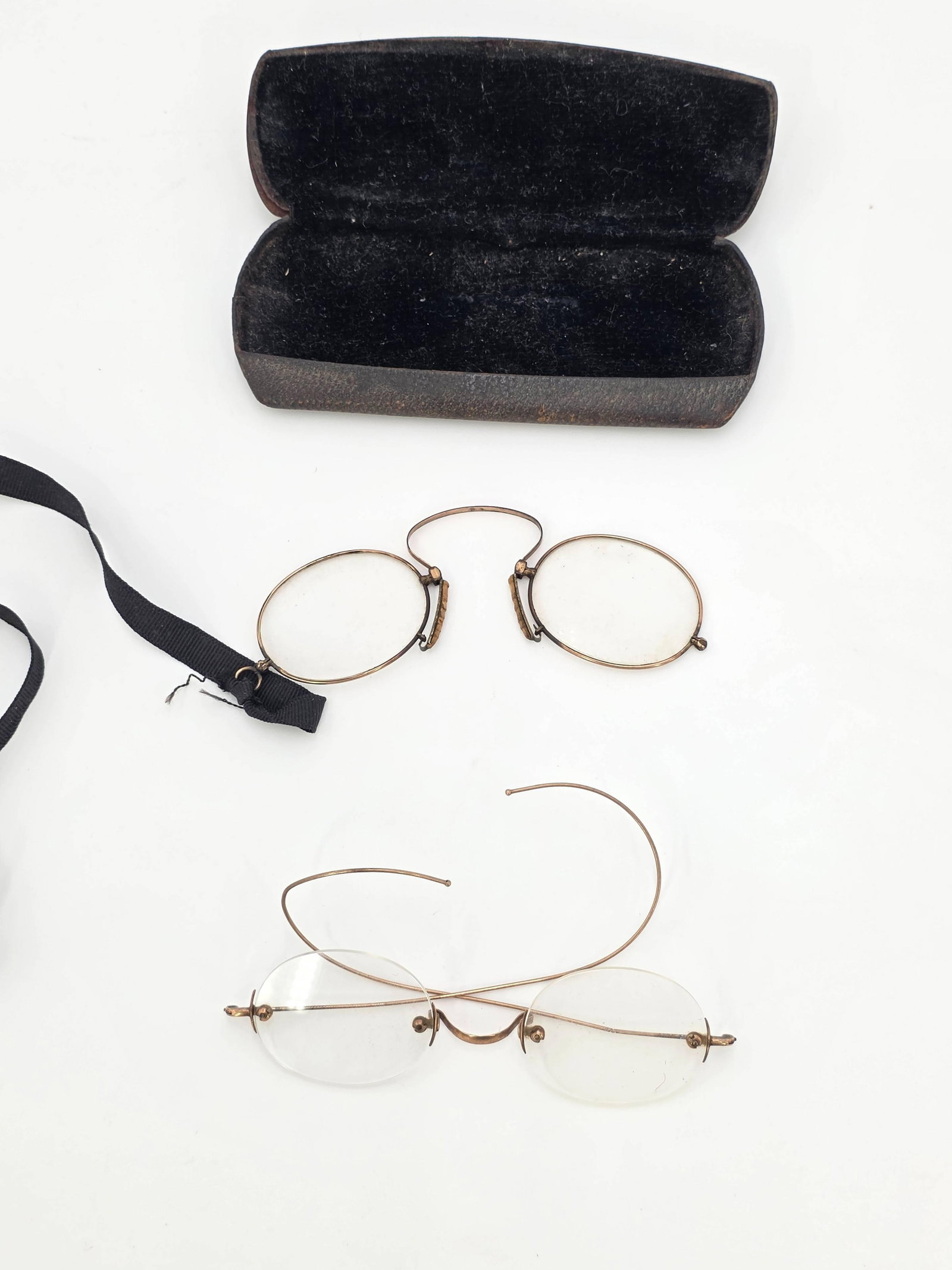 Antique Wire Rim Spectacles, INV. 741: Case approx. 2 x 5 x 1 inches