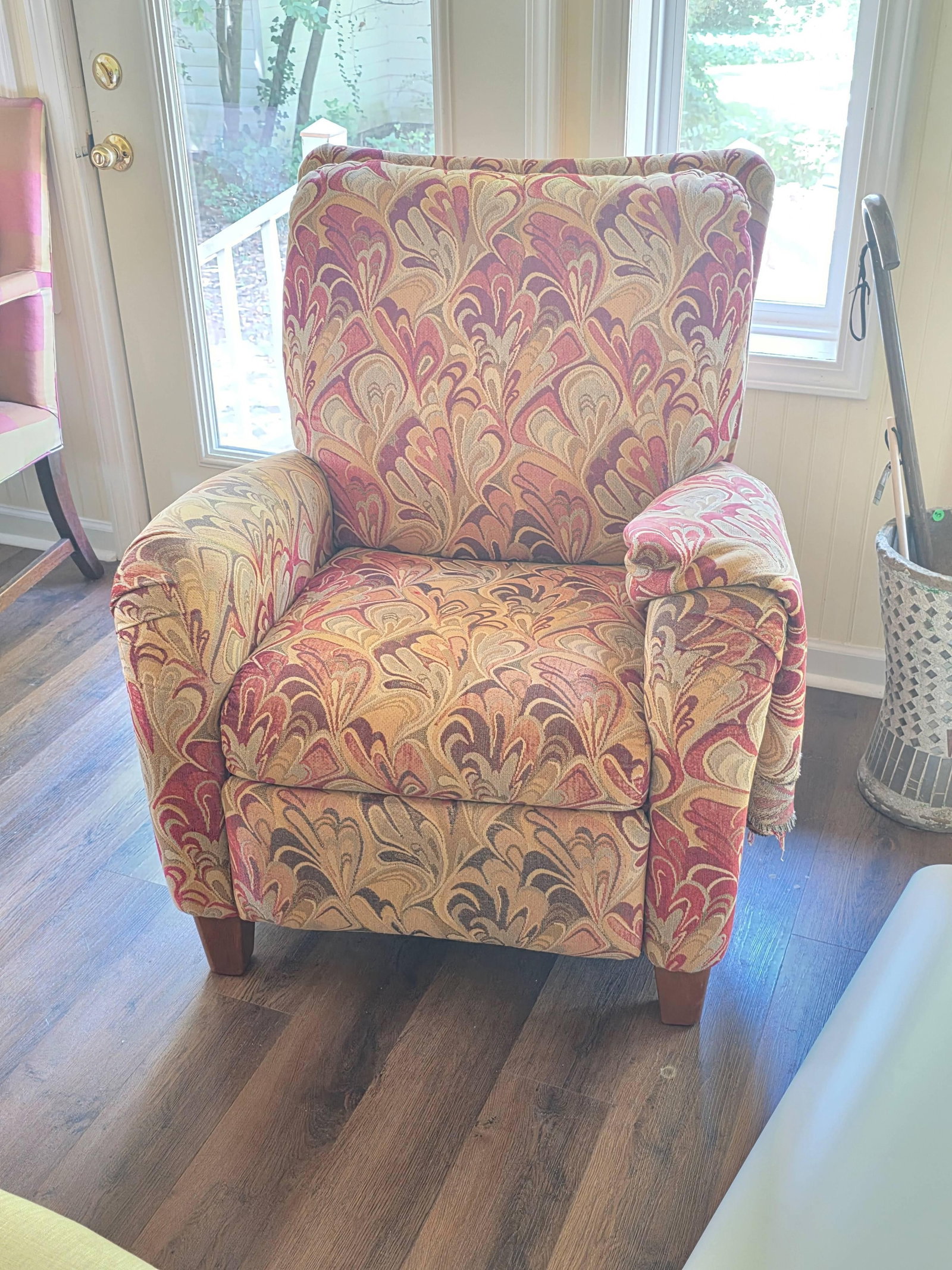 La-Z-Boy Recliner, Custom Upholstery with extra fabric, INV. 15: Approx. 36.5 x 30.5 x 39 inches