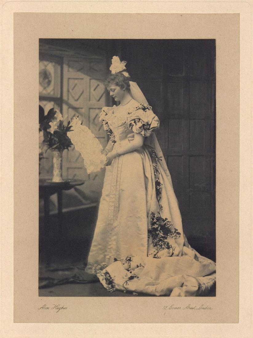 Alice Hughes: Fashionable Woman: Alice Hughes: Fashionable Woman, c. 1891–1910, platinum print, Image size: 5.75"x3.875"; Sheet Size: on mount 10.75"x8.375". Alice Mary Hughes (1857–1939) was a leading London portrait pho