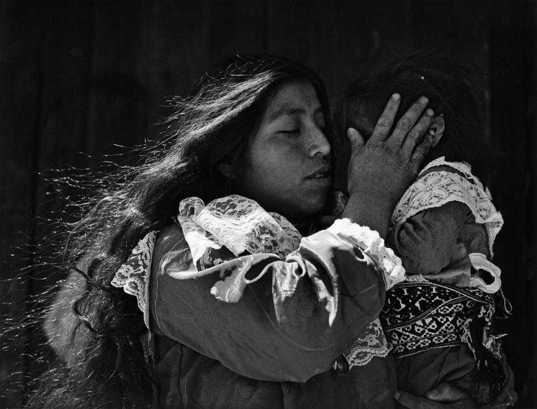 Mariana Yampolsky: Caricia — Caress (1 of 1)