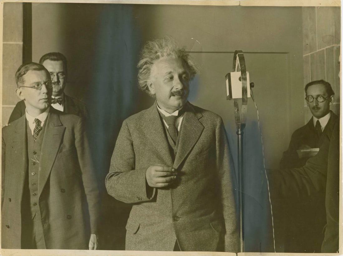Wide World Photos, Inc. (Berlin): Professor Albert Einstein congratulates Thomas A. Edison in a radi: Wide World Photos, Inc. (Berlin): Professor Albert Einstein congratulates Thomas A. Edison in a radio address from the Berlin post office during the Celebrations of the Golden Jubilee of the Electric 