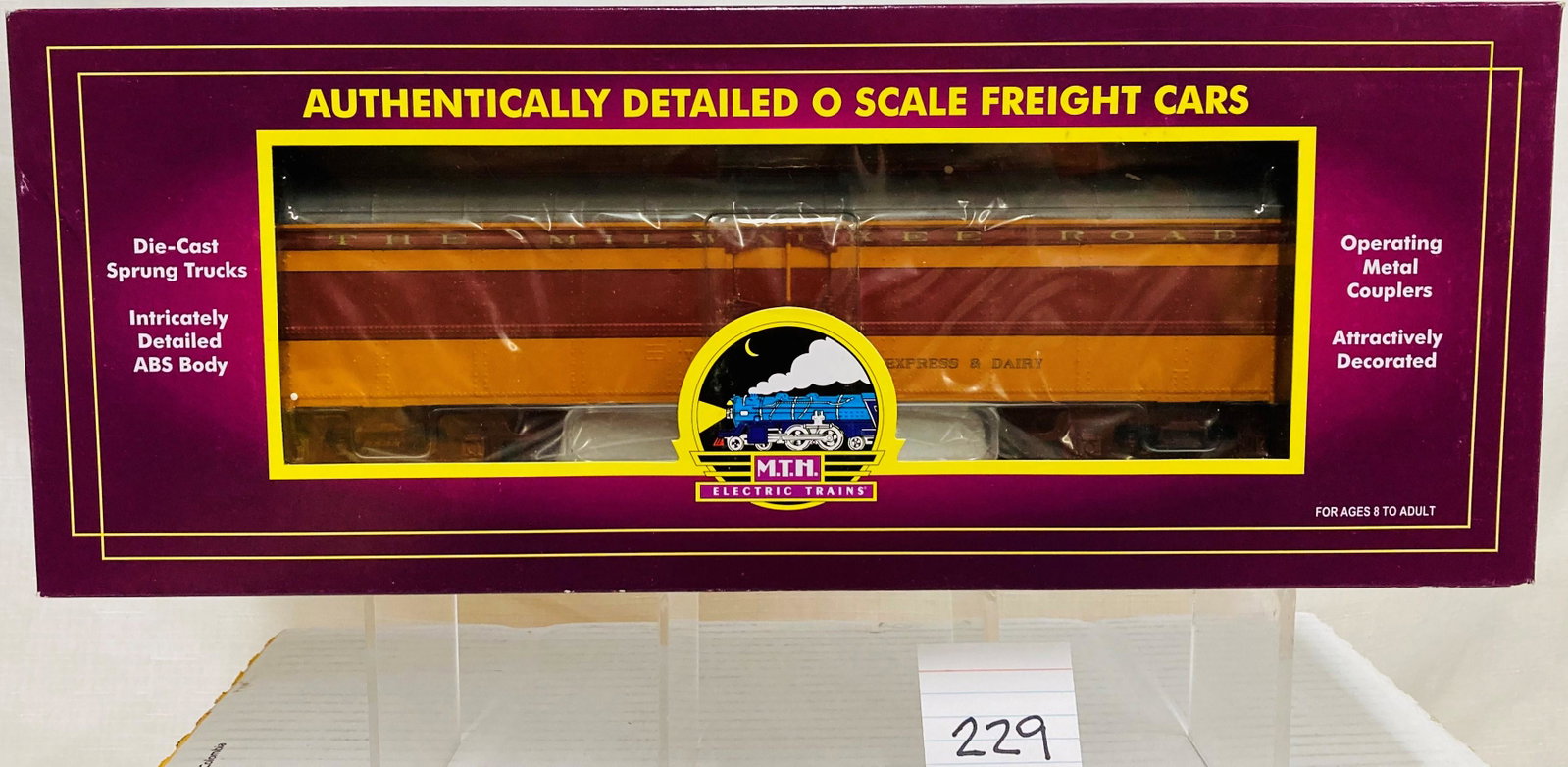 MTH 20-94154 Milwaukee Rd R50B Express Reefer Car with Original Box: MTH 20-94154 Milwaukee Rd R50B Express Reefer Car with Original Box, C10
