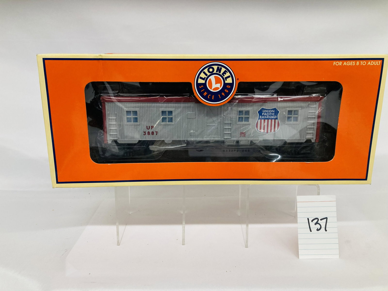 Lionel 19687 Union Pacific Bunk Car w/ OB: Lionel 19687 Union Pacific Bunk Car w/ OB, C10