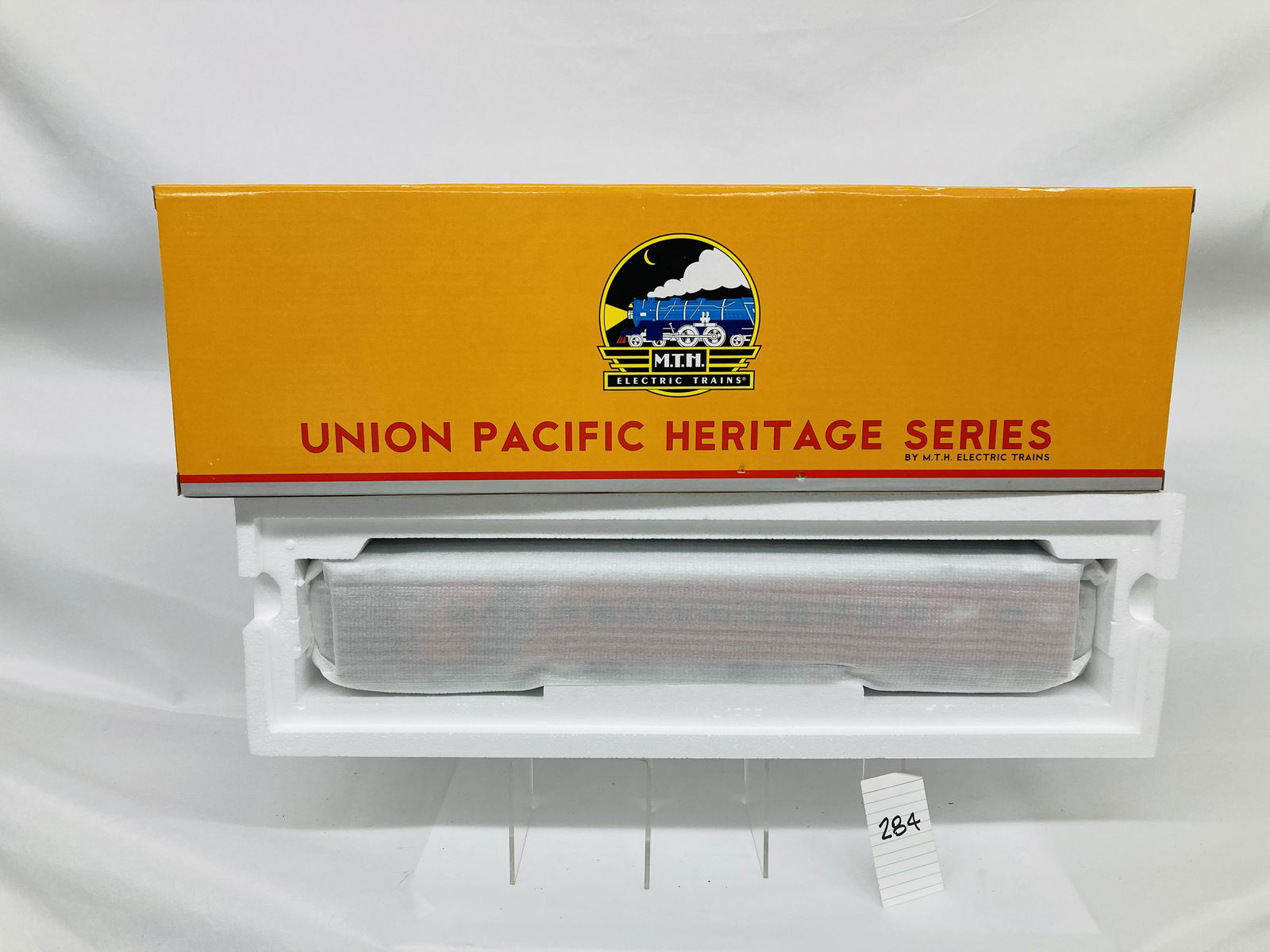 MTH 20-69142B MKT (Heritage) 70' Streamlined Passenger Coach w/ OB: MTH 20-69142B MKT (Heritage) 70' Streamlined Passenger Coach w/ OB, C10