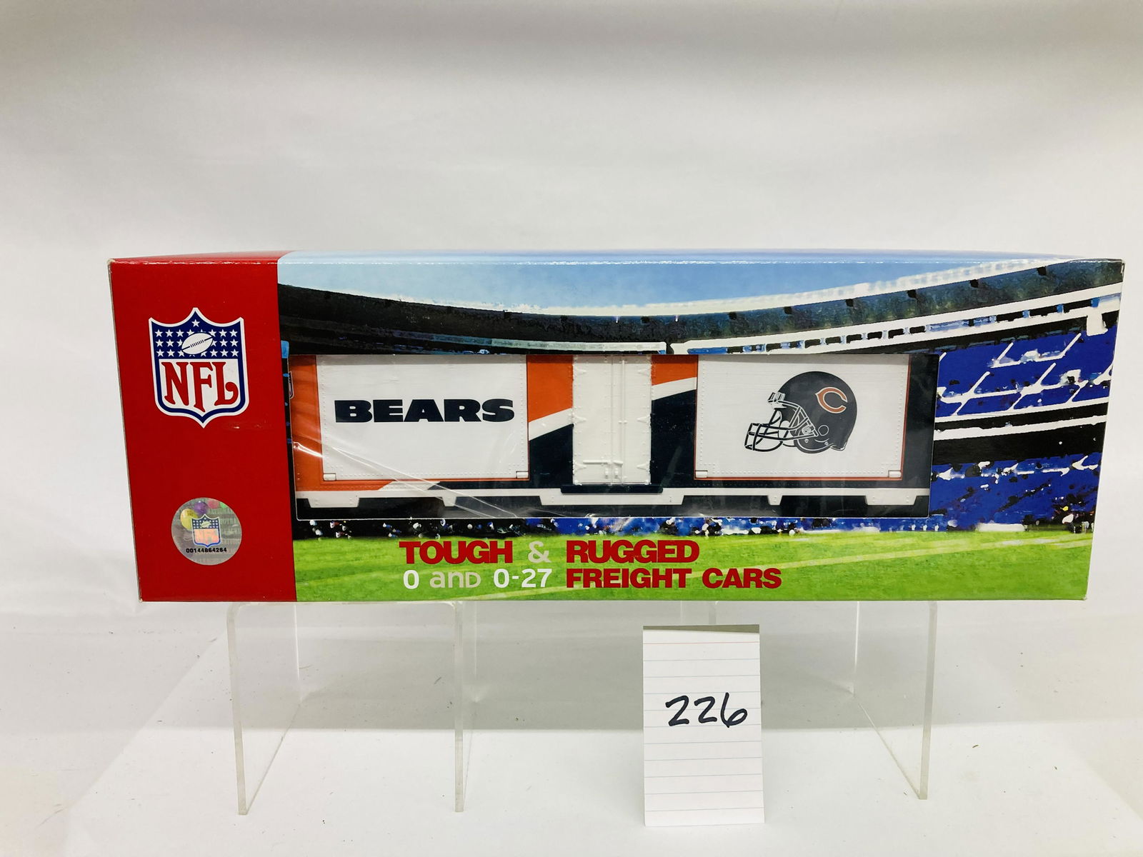 MTH 30-74319 NFL - Chicago Bears 40' Window Box Car w/ Helmets & OB (1 of 2)