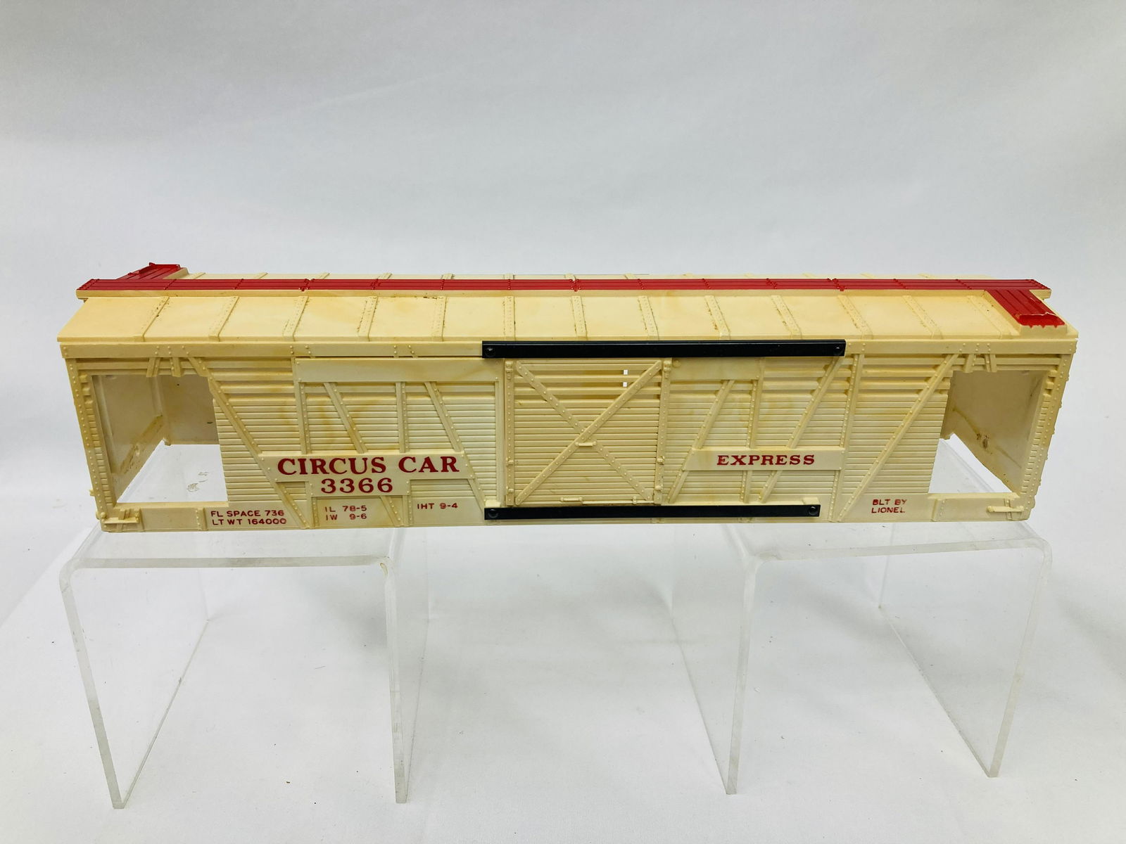 Lionel Postwar 3366 Operating Circus Car Shell (1 of 5)