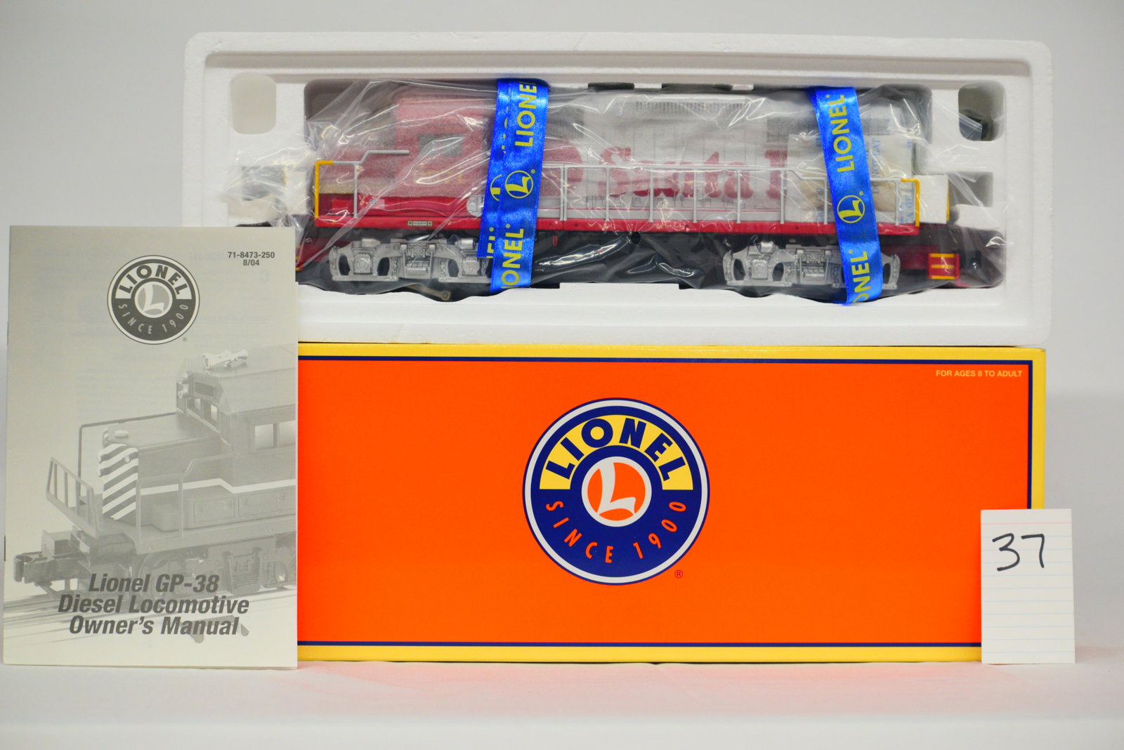 Lionel 28853 Santa Fe GP8 Diesel Locomotive w/ OB: Lionel 28853 Santa Fe GP8 Diesel Locomotive w/ OB C10
