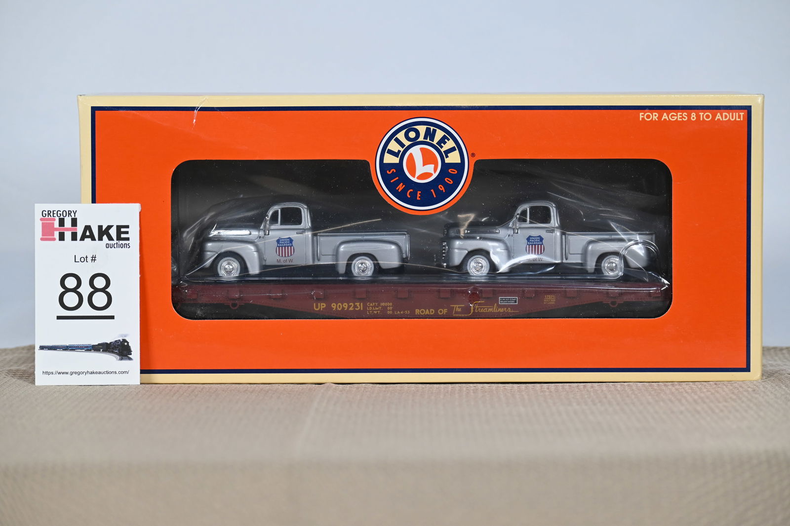 Lionel (lti) 17571 (o Gauge) Up Flat Car With Pickup Trucks, Car