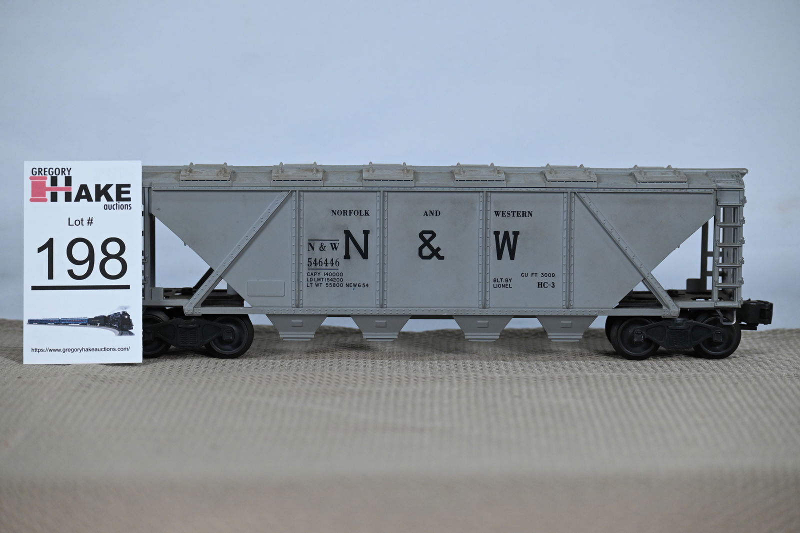 Lionel Postwar 6446 Gray Quad Hopper with cover (1 of 6)