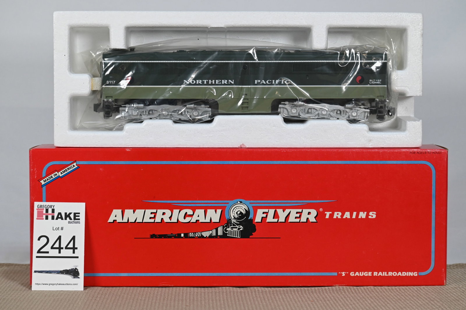 American Flyer 6-48117 Northern Pacific PB-1 Non-Powered Diesel Locomotive w/ Railsounds and OB: American Flyer 6-48117 Northern Pacific PB-1 Non-Powered Diesel Locomotive w/ Railsounds and OB - C10
