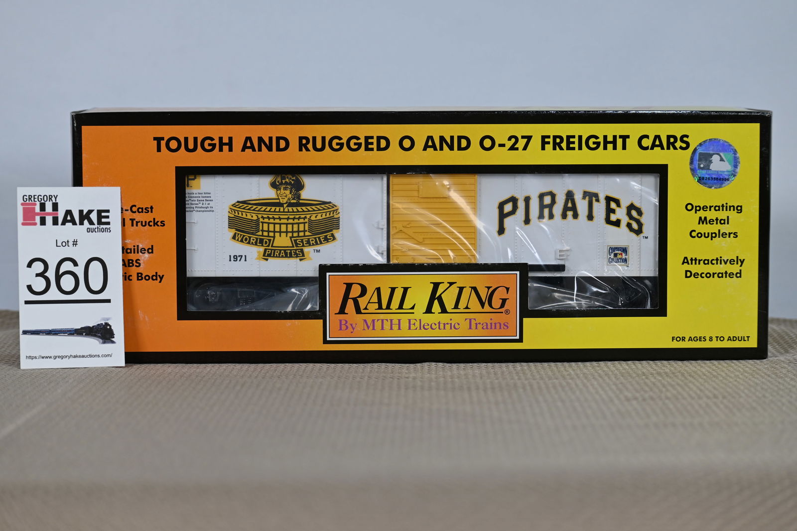 MTH (RailKing) - 30-74411: (O Gauge) MLBCC - Pittsburgh Pirates - Box Car - (1971 World Series) (1 of 2)