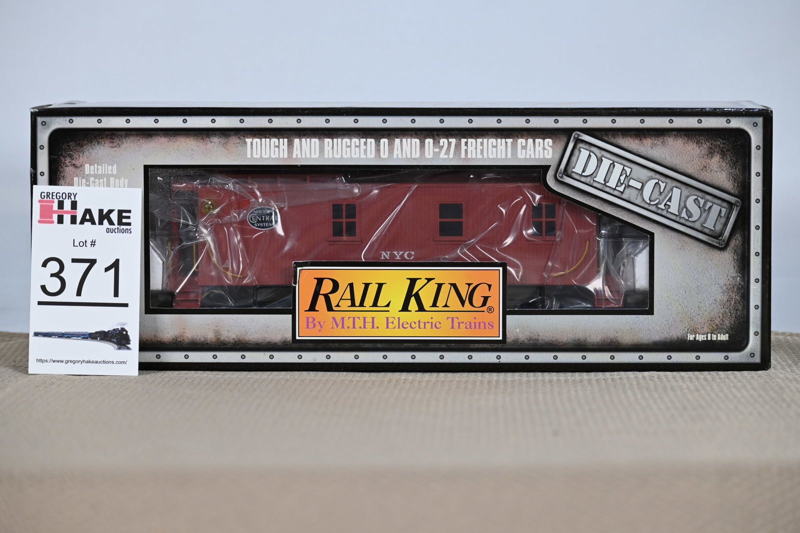 MTH (RailKing) - 30-8501: (O Gauge) New York Central - Die-Cast Woodsided Caboose w/OB: MTH (RailKing) - 30-8501: (O Gauge) New York Central - Die-Cast Woodsided Caboose w/OB - C10