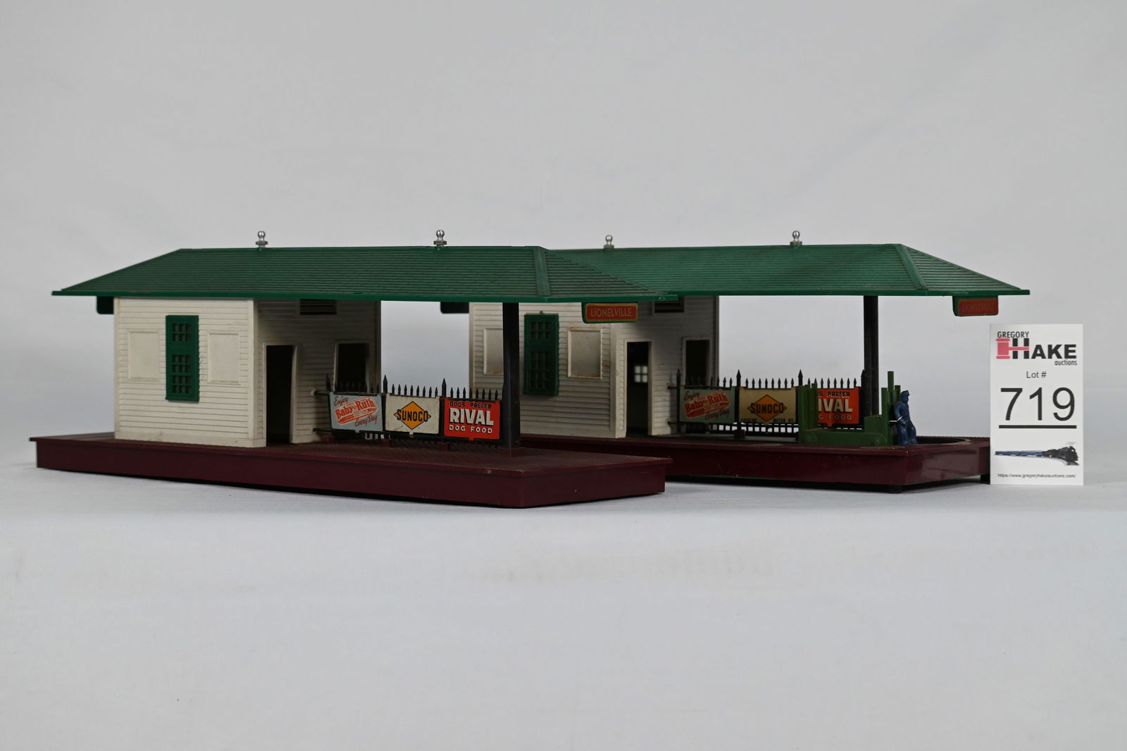 Lionel 256 & 356 Freight Stations (1 of 5)