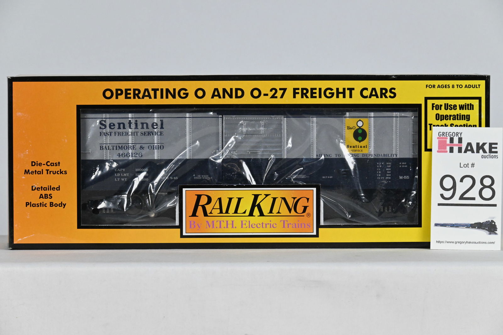 MTH (RailKing) - 30-79157: Baltimore & Ohio - Operating Box Car w/Signal Man, w/OB (1 of 2)