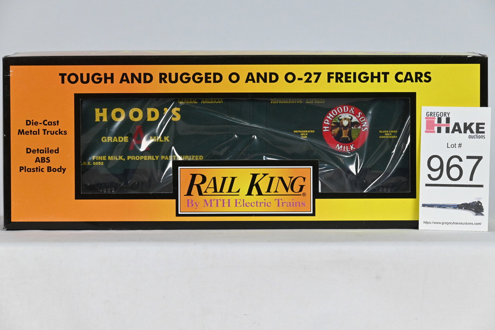 MTH (RailKing) - 30-7817: Hood's Dairy - Reefer Car, w/OB: MTH (RailKing) - 30-7817: Hood's Dairy - Reefer Car, w/OB - C10