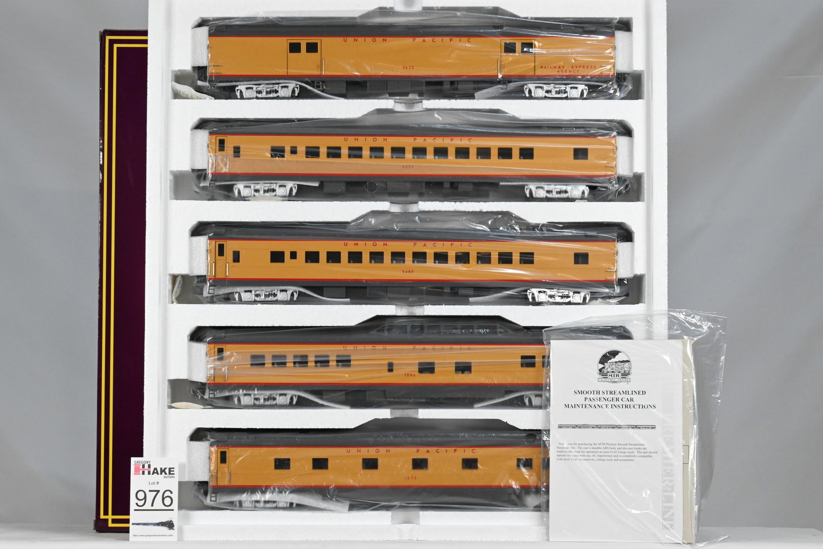 MTH (Premier) - 20-6598: Union Pacific - 5-Car 70' ABS Passenger Set, w/OB: MTH (Premier) - 20-6598: Union Pacific - 5-Car 70' ABS Passenger Set, w/OB - C10