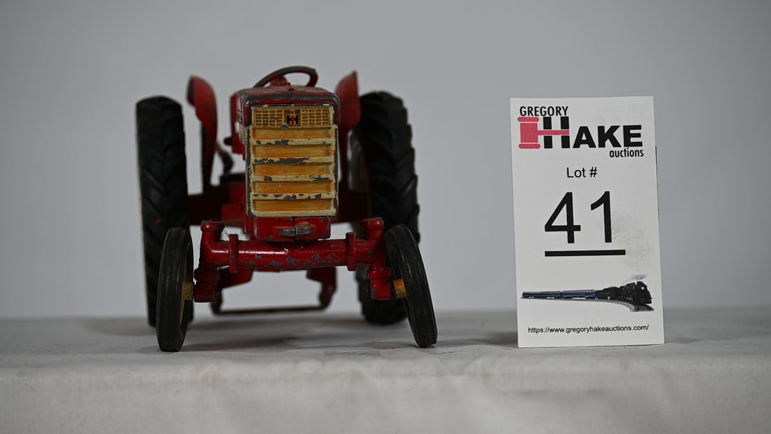 Vintage ERTL 340 International Tractor w/ Fast Hitch (1 of 3)