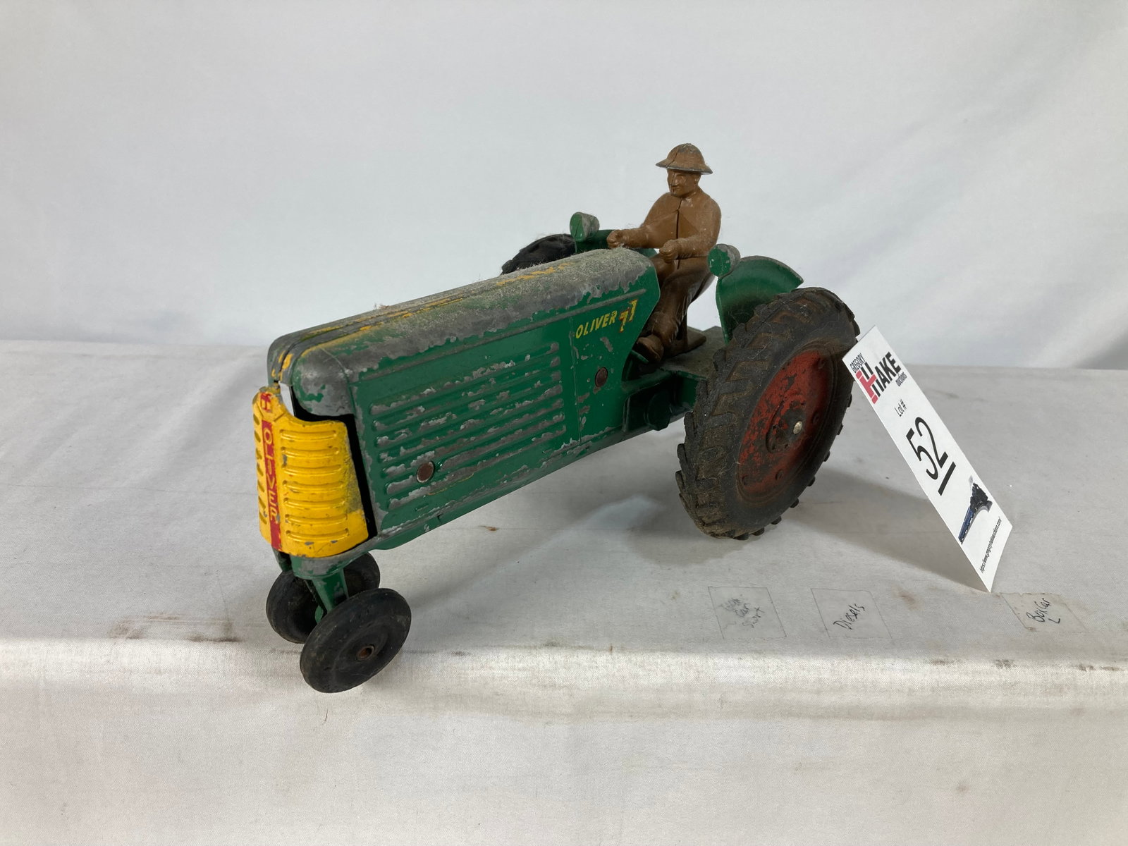 Vintage Slik Oliver Model 77 Row Crop Tractor (1 of 3)