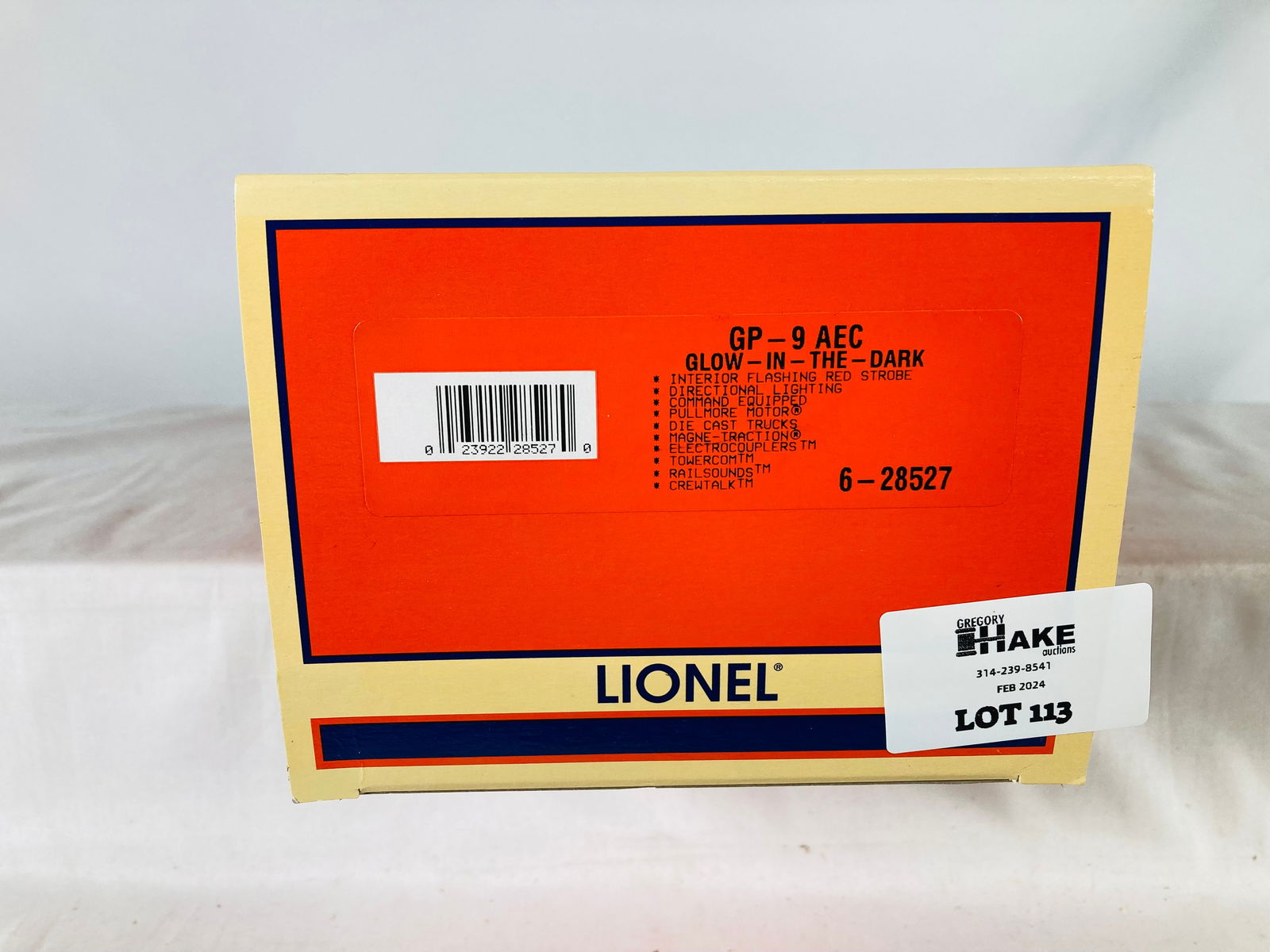 Lionel LTI 6-28527 AEC Glow-in-the-Dark GP9 w/ OB (1 of 2)